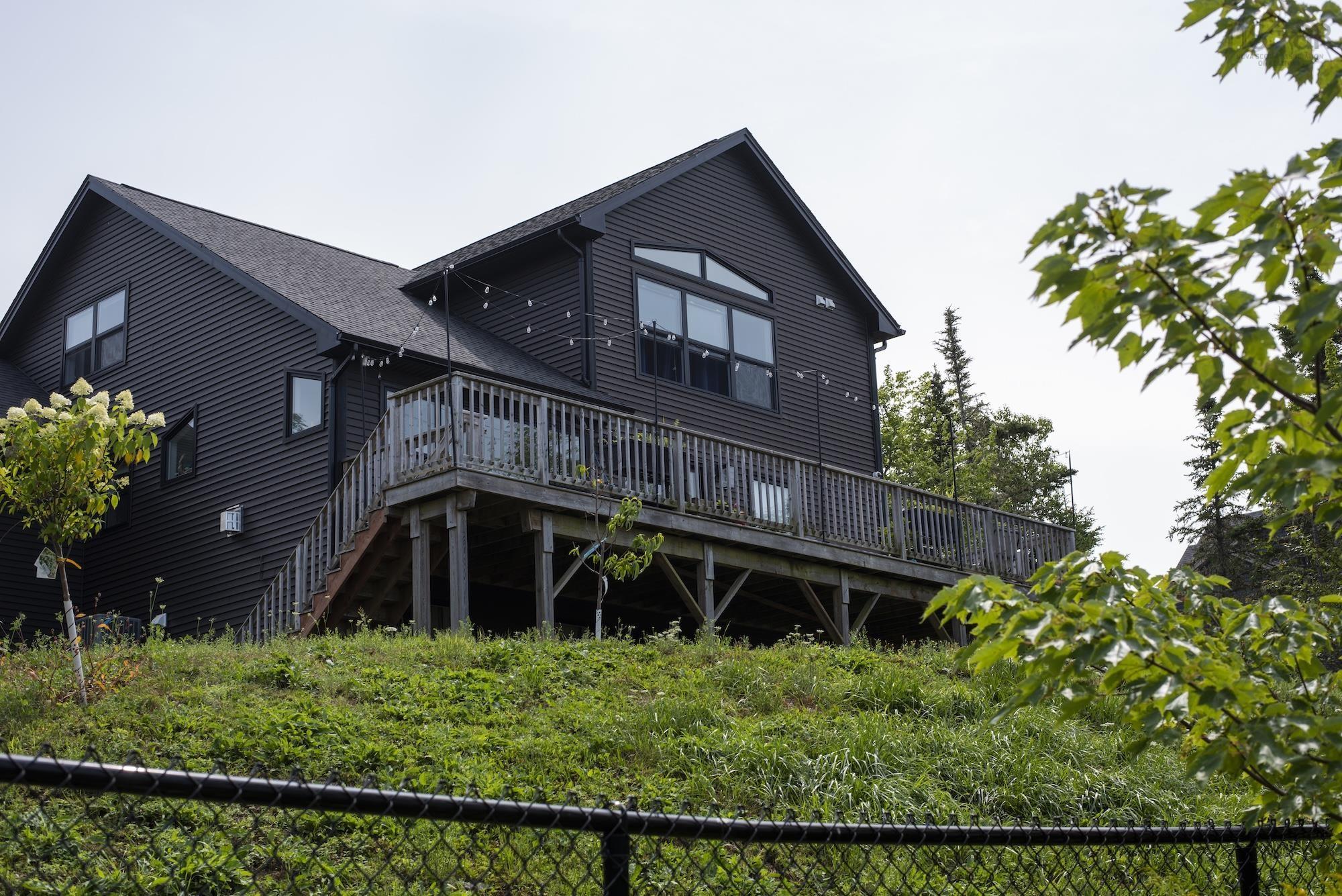 $1,100,000.00: 134 Hargrove Lane Lane, Whites Lake