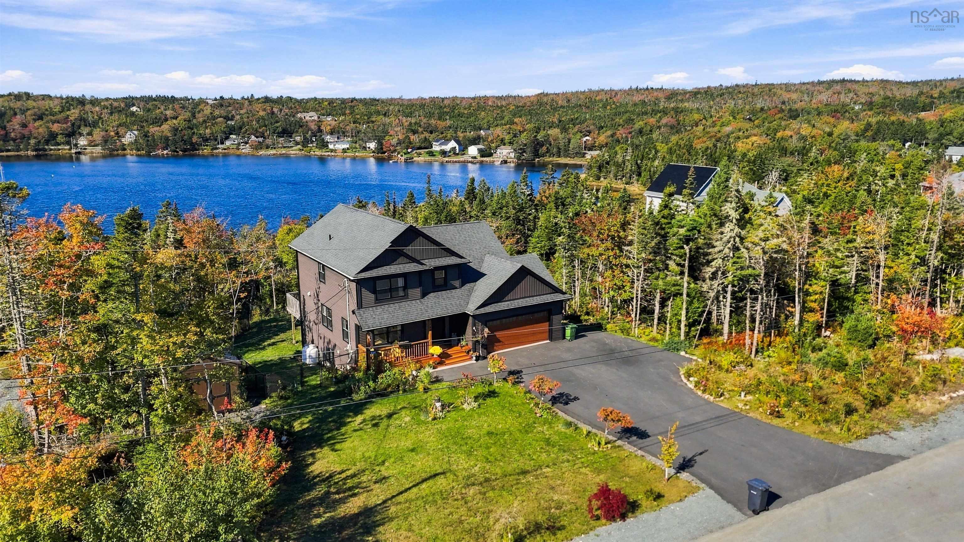 $1,100,000.00: 134 Hargrove Lane Lane, Whites Lake