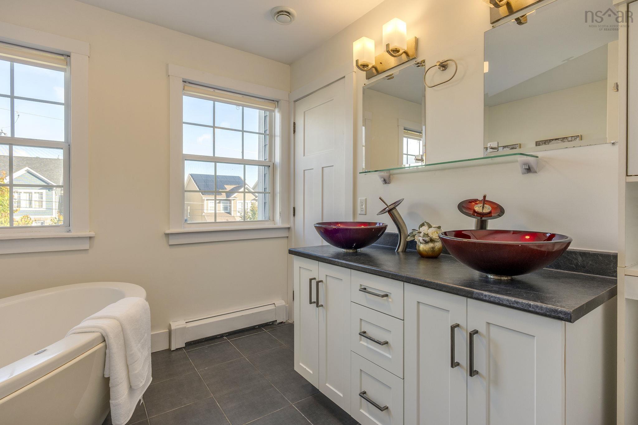 16 Lowther Lane, Bedford, NS (MLS® 202626024)