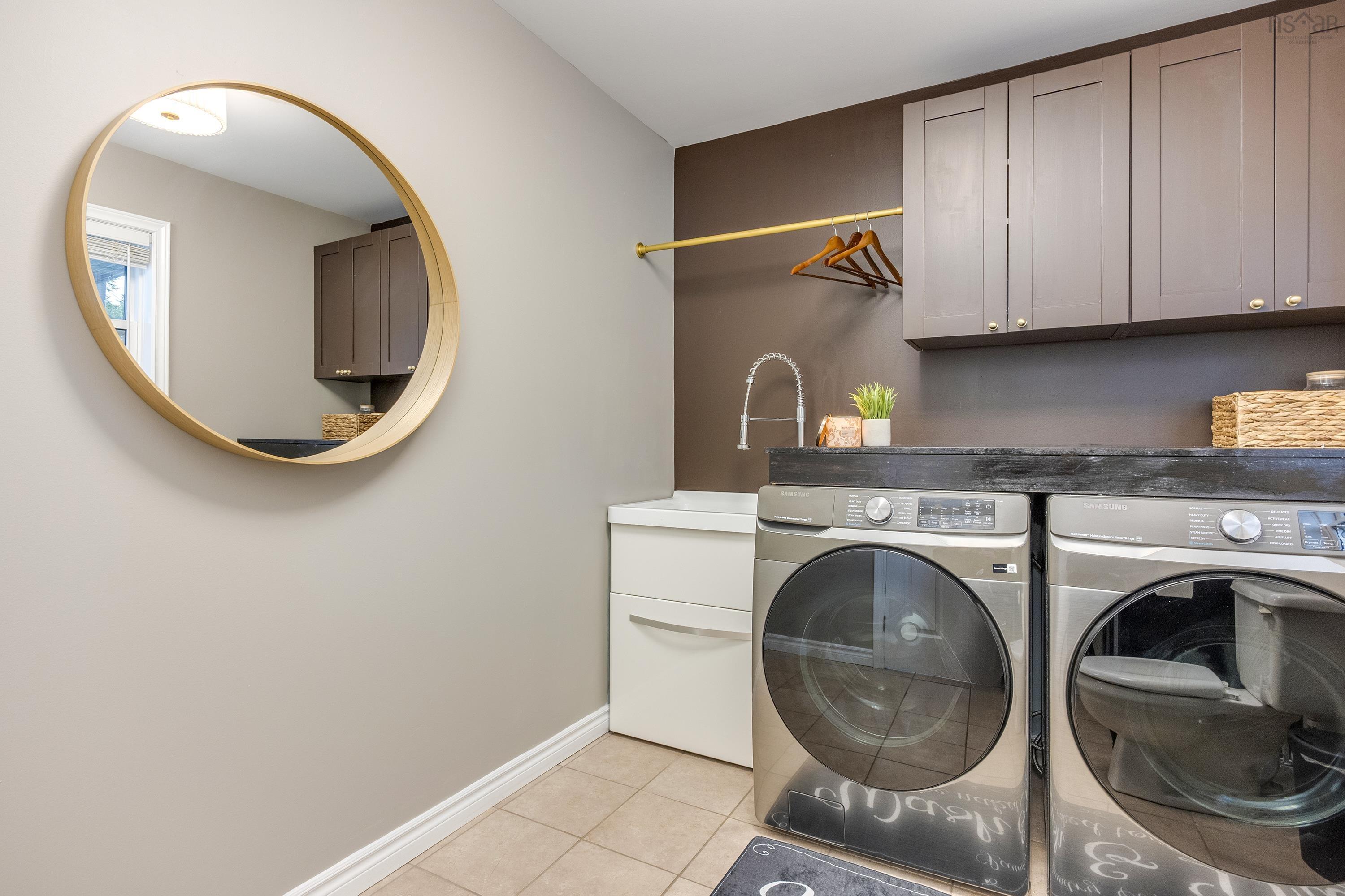 $599,900.00: 55 Dahlgren Crescent, North Kingston