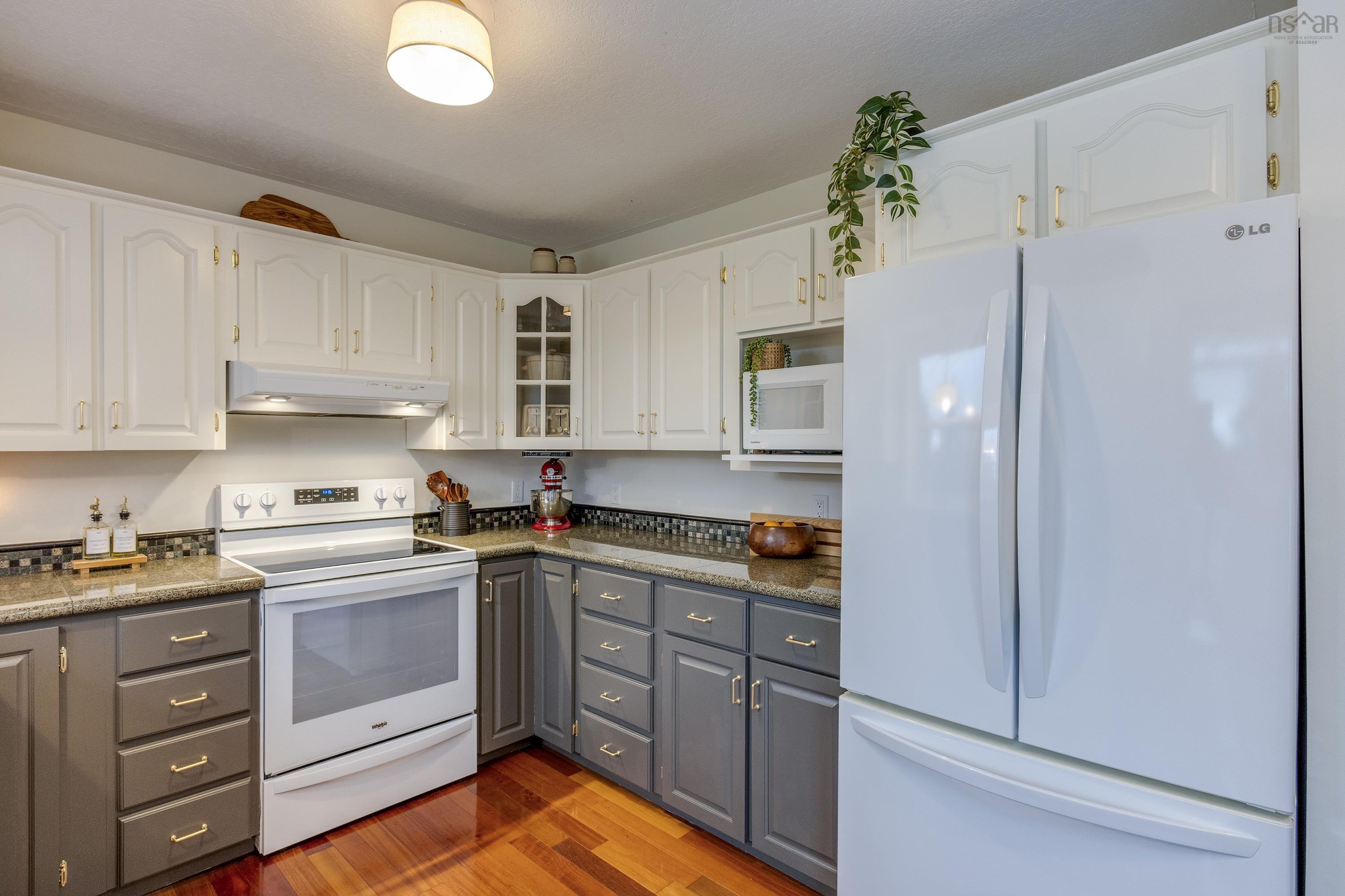 $599,900.00: 55 Dahlgren Crescent, North Kingston