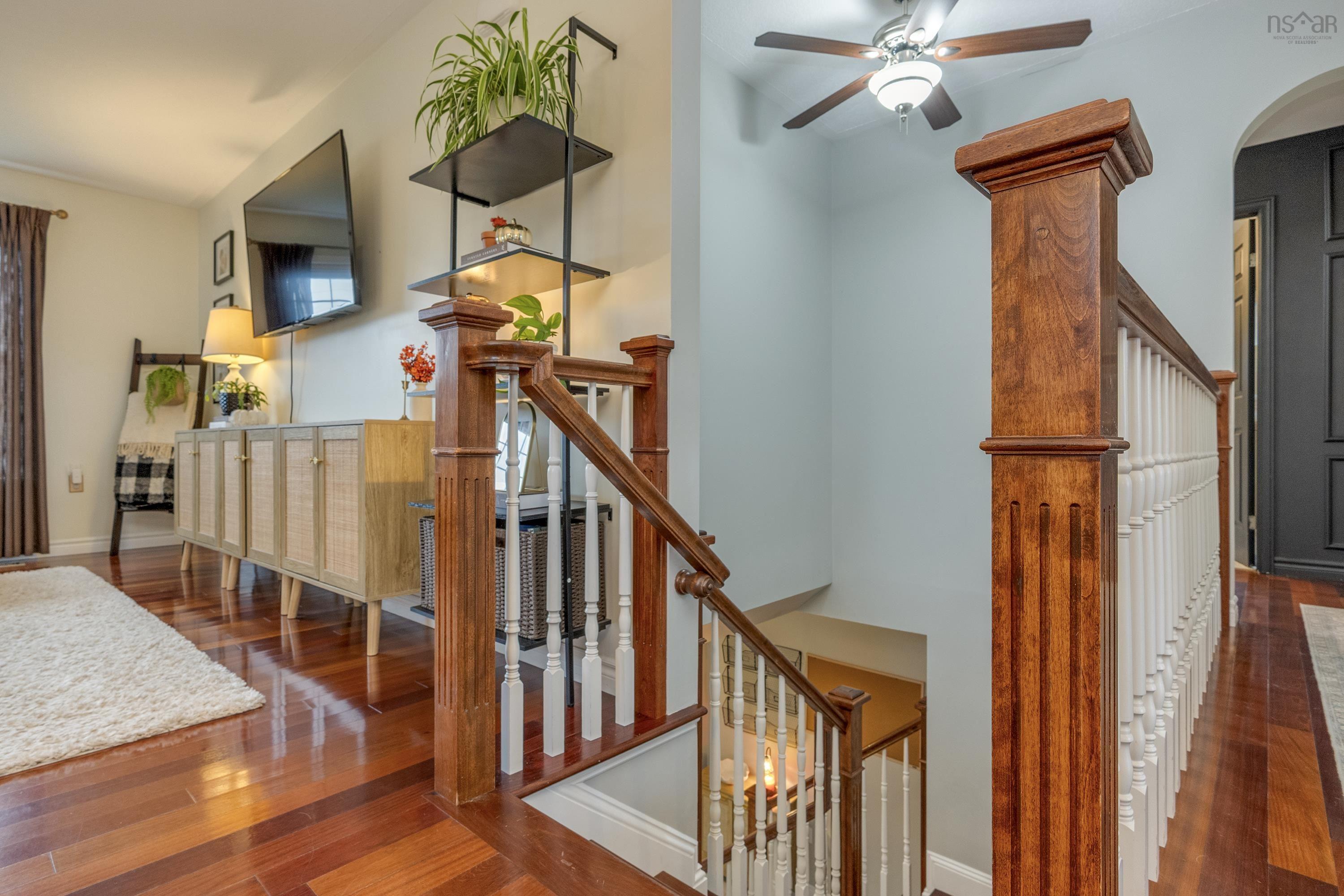 $599,900.00: 55 Dahlgren Crescent, North Kingston