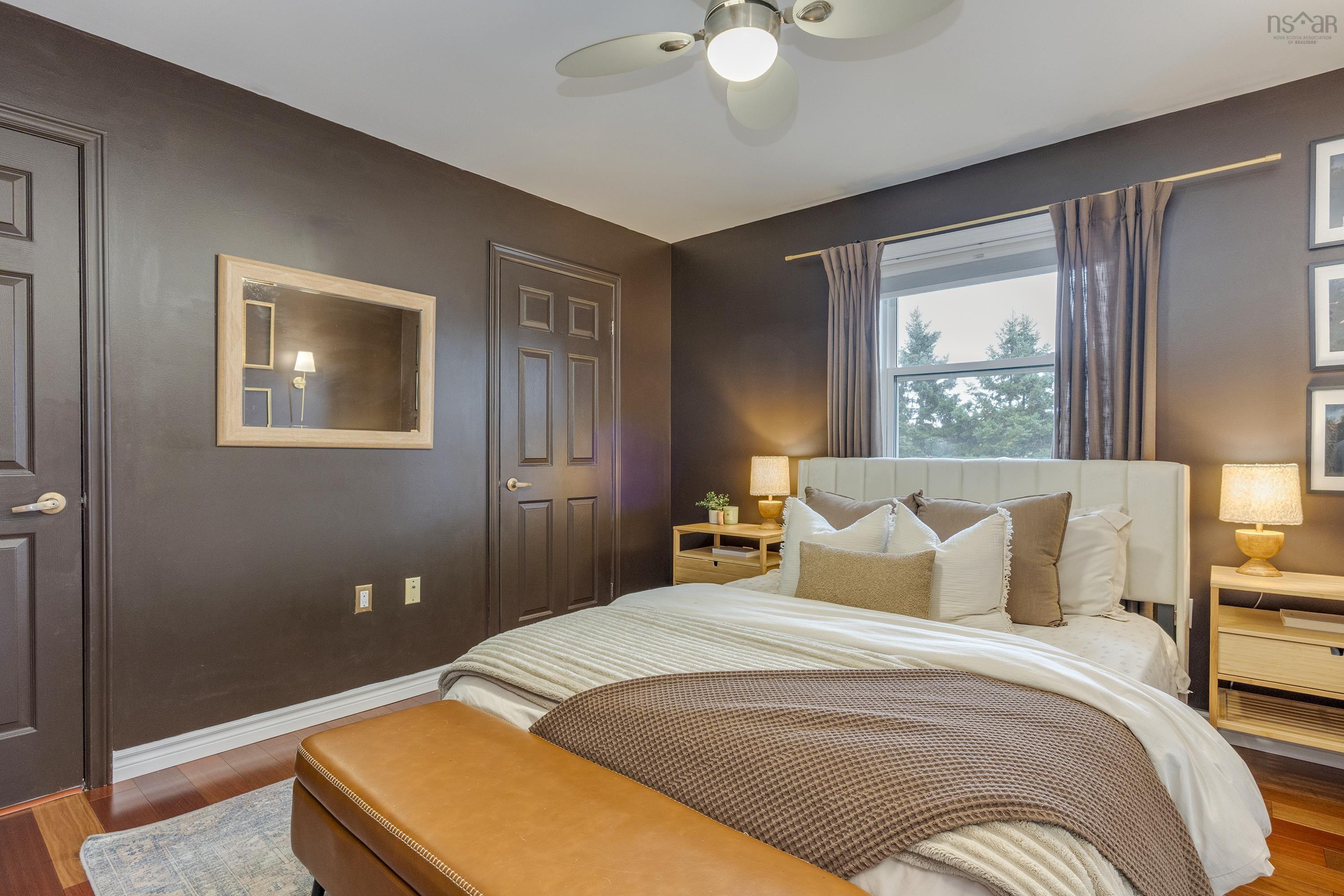$599,900.00: 55 Dahlgren Crescent, North Kingston