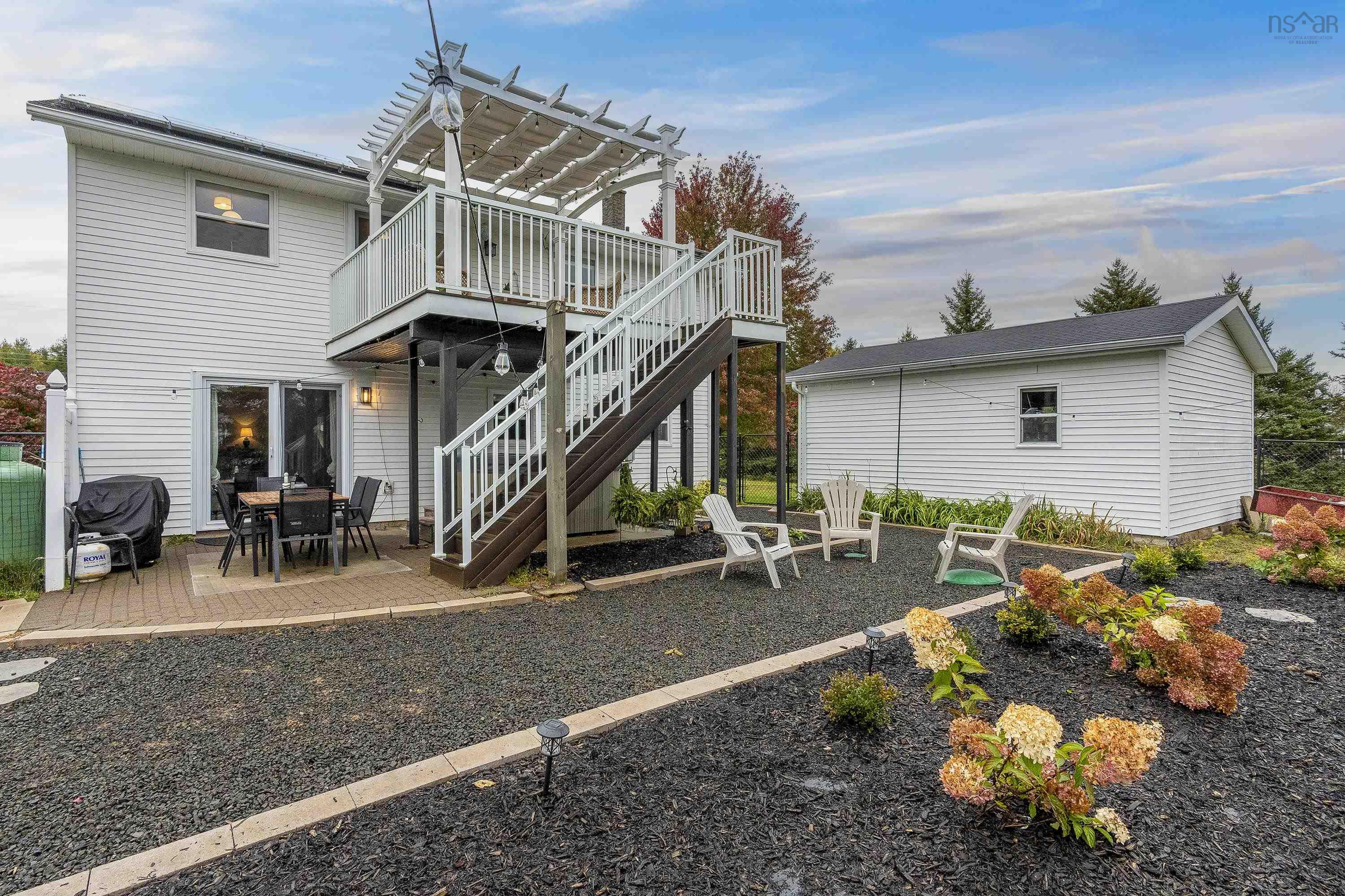 $599,900.00: 55 Dahlgren Crescent, North Kingston
