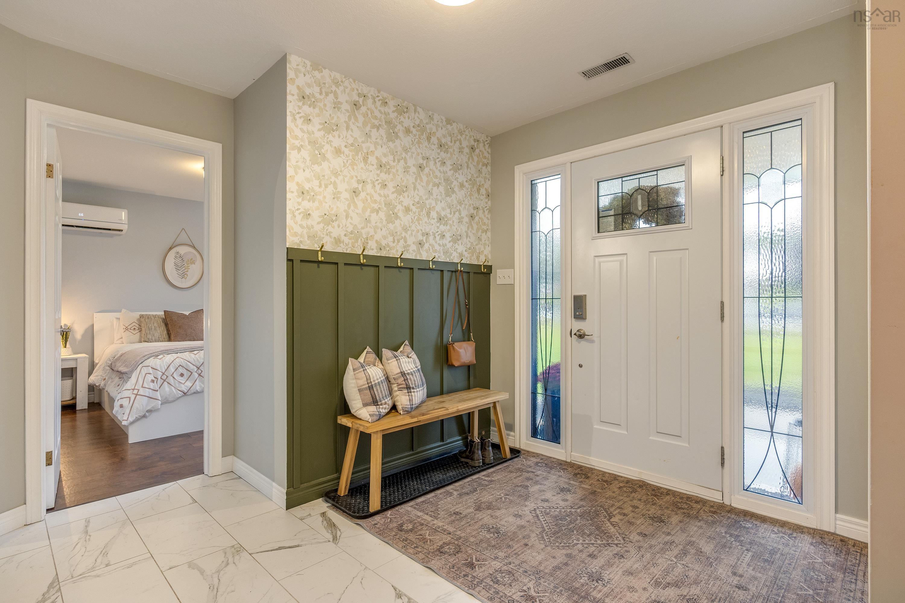 $599,900.00: 55 Dahlgren Crescent, North Kingston