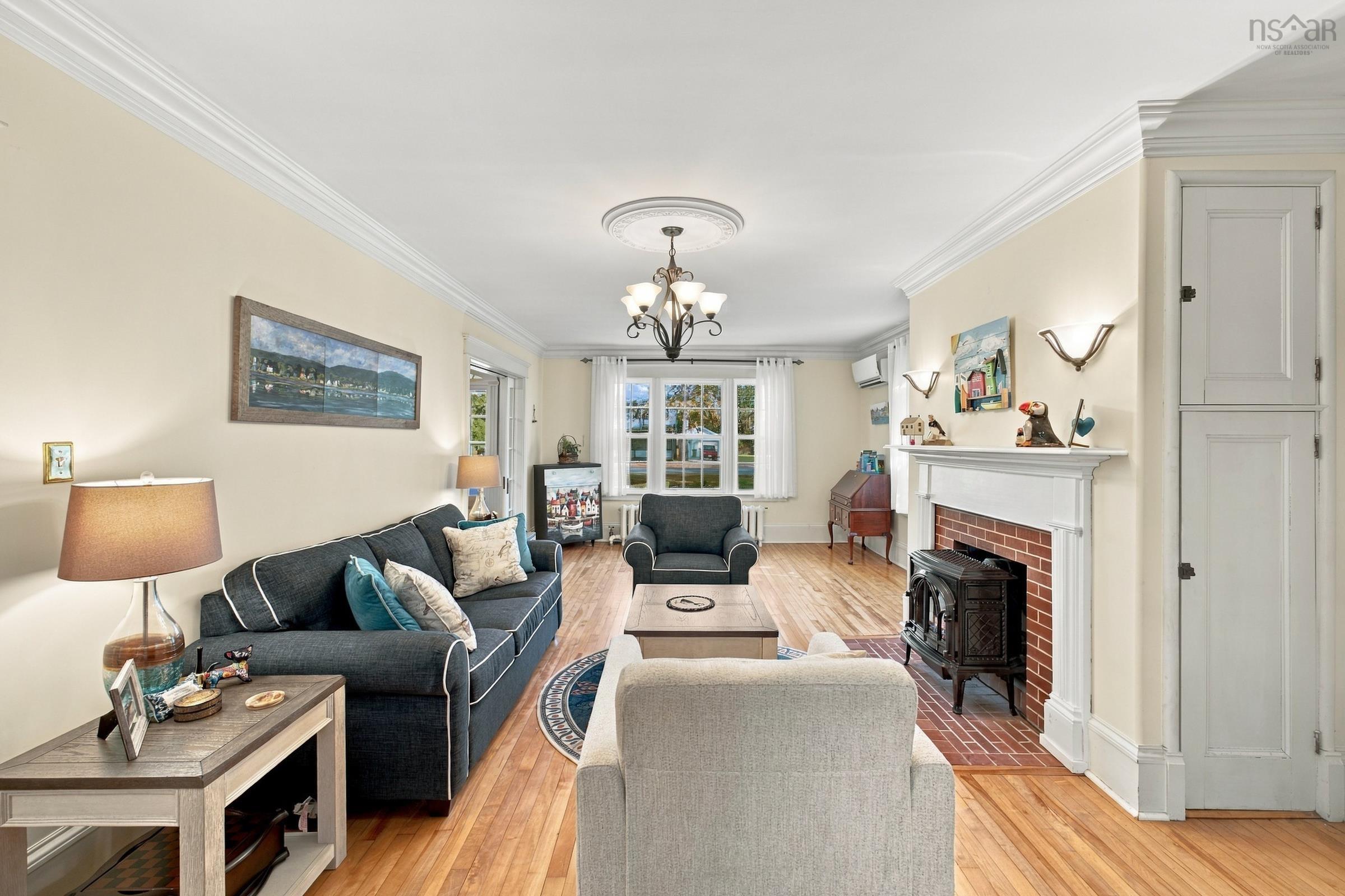 $875,000.00: 683 St George Street, Annapolis Royal