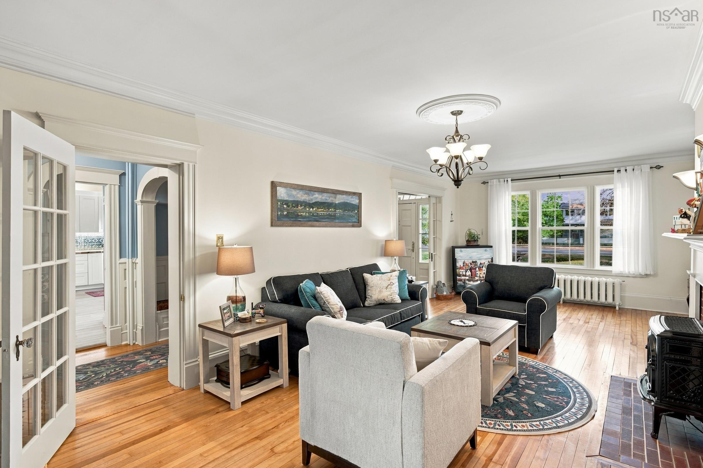 $875,000.00: 683 St George Street, Annapolis Royal