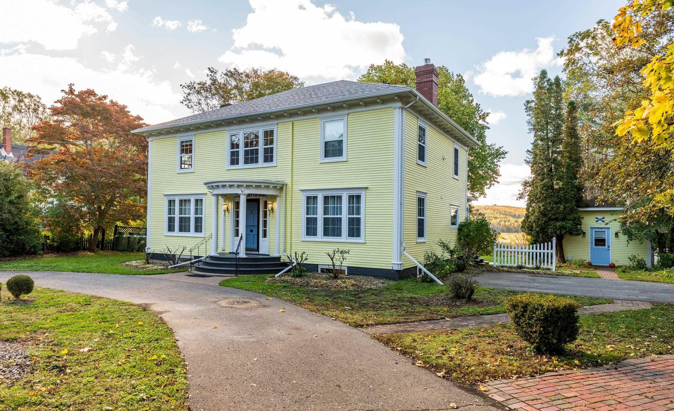 $875,000.00: 683 St George Street, Annapolis Royal