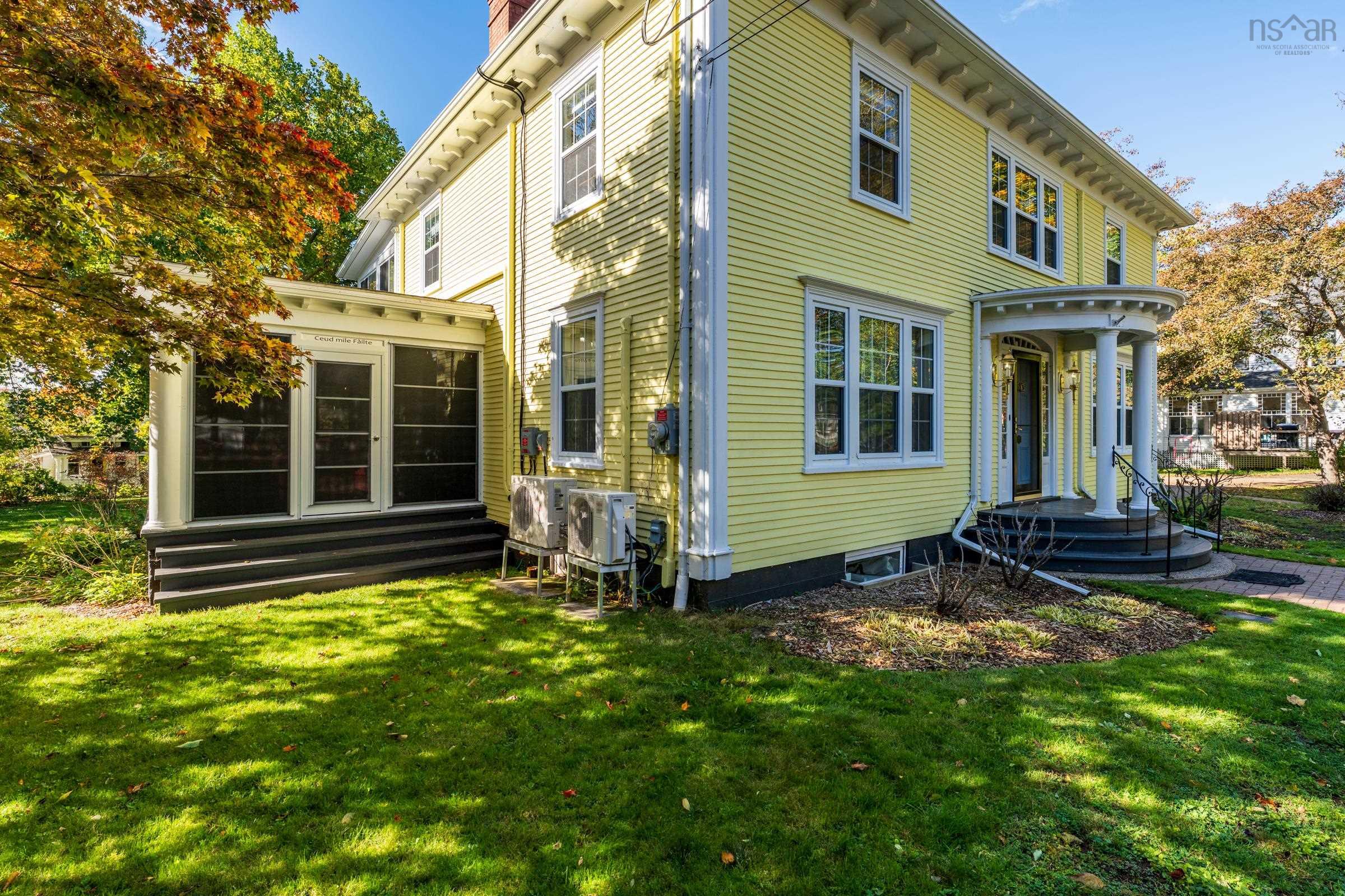 $875,000.00: 683 St George Street, Annapolis Royal