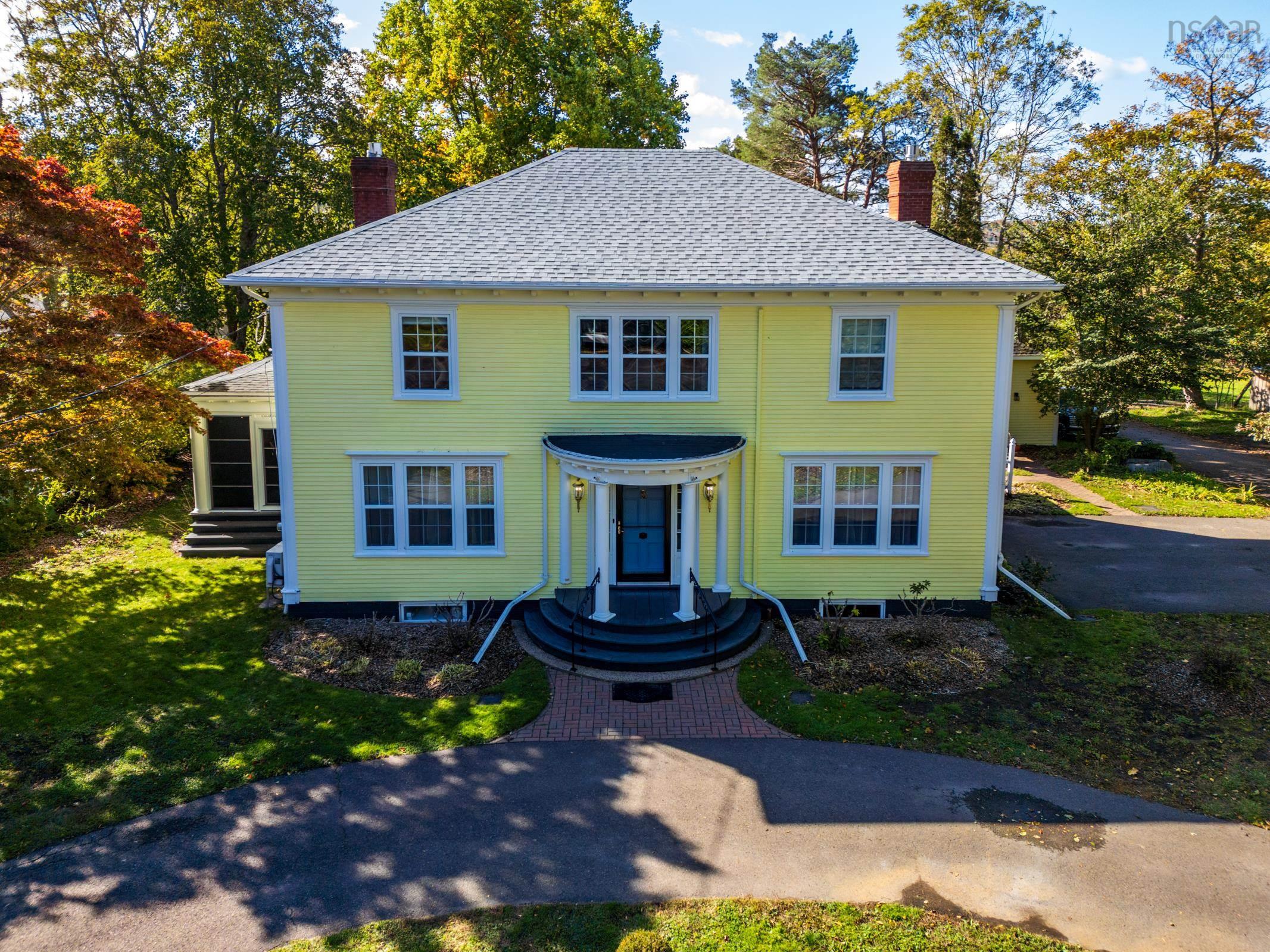 $875,000.00: 683 St George Street, Annapolis Royal