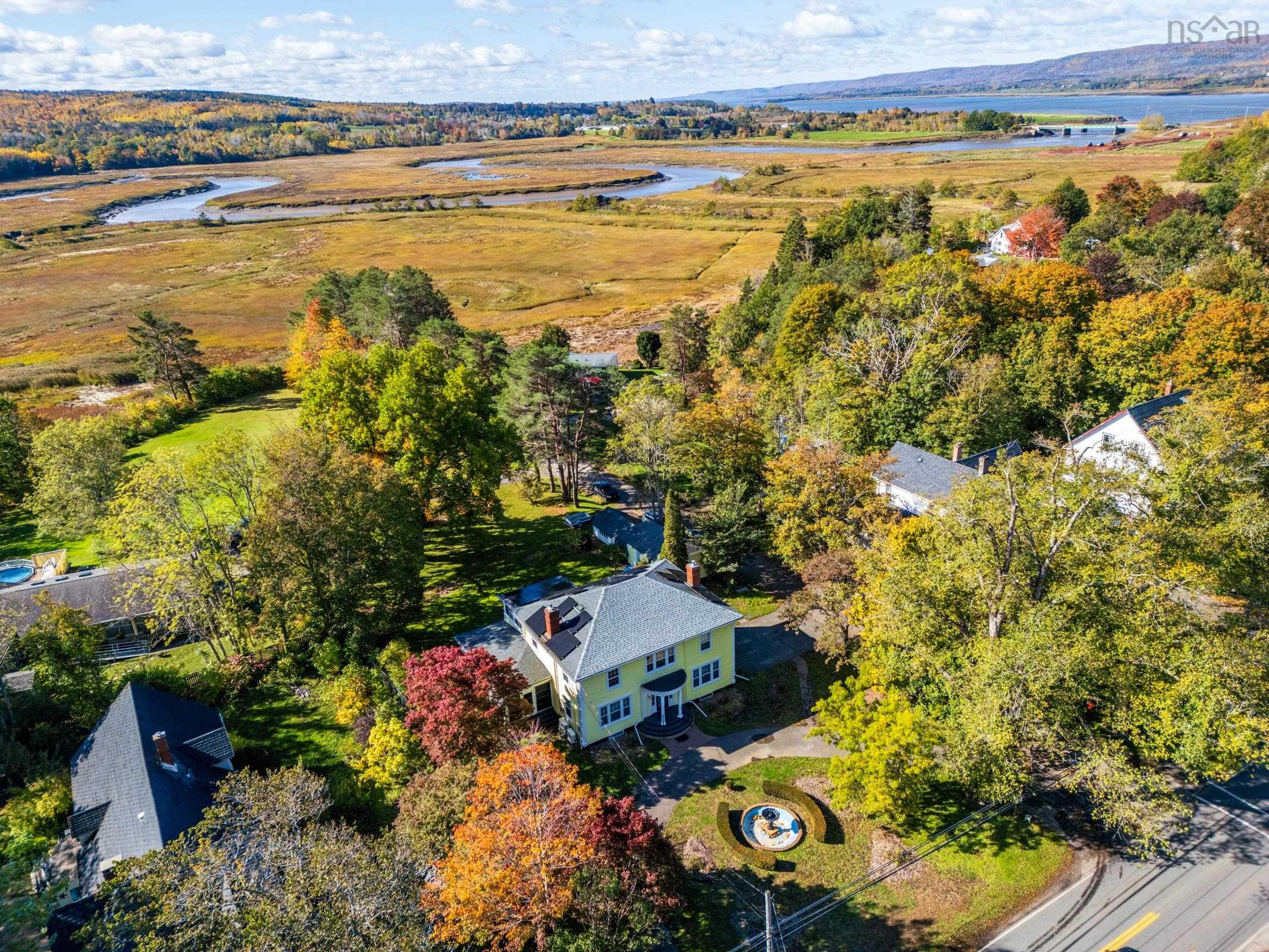 $875,000.00: 683 St George Street, Annapolis Royal