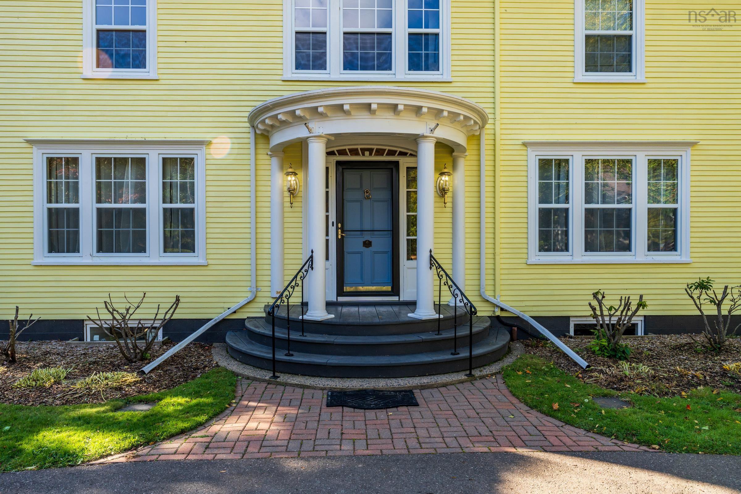 $875,000.00: 683 St George Street, Annapolis Royal