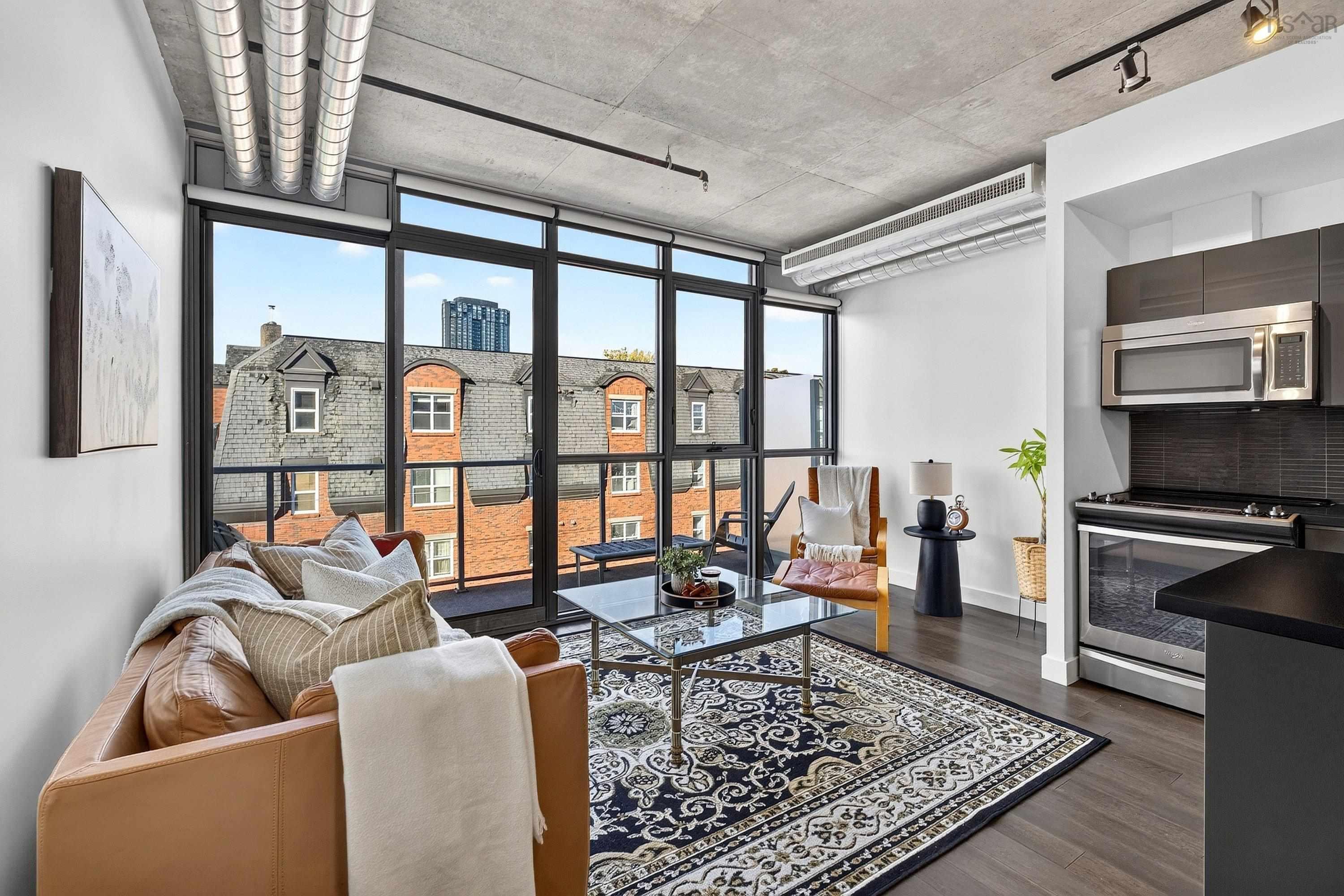 $389,900.00: 522 1065 Barrington Street, Halifax