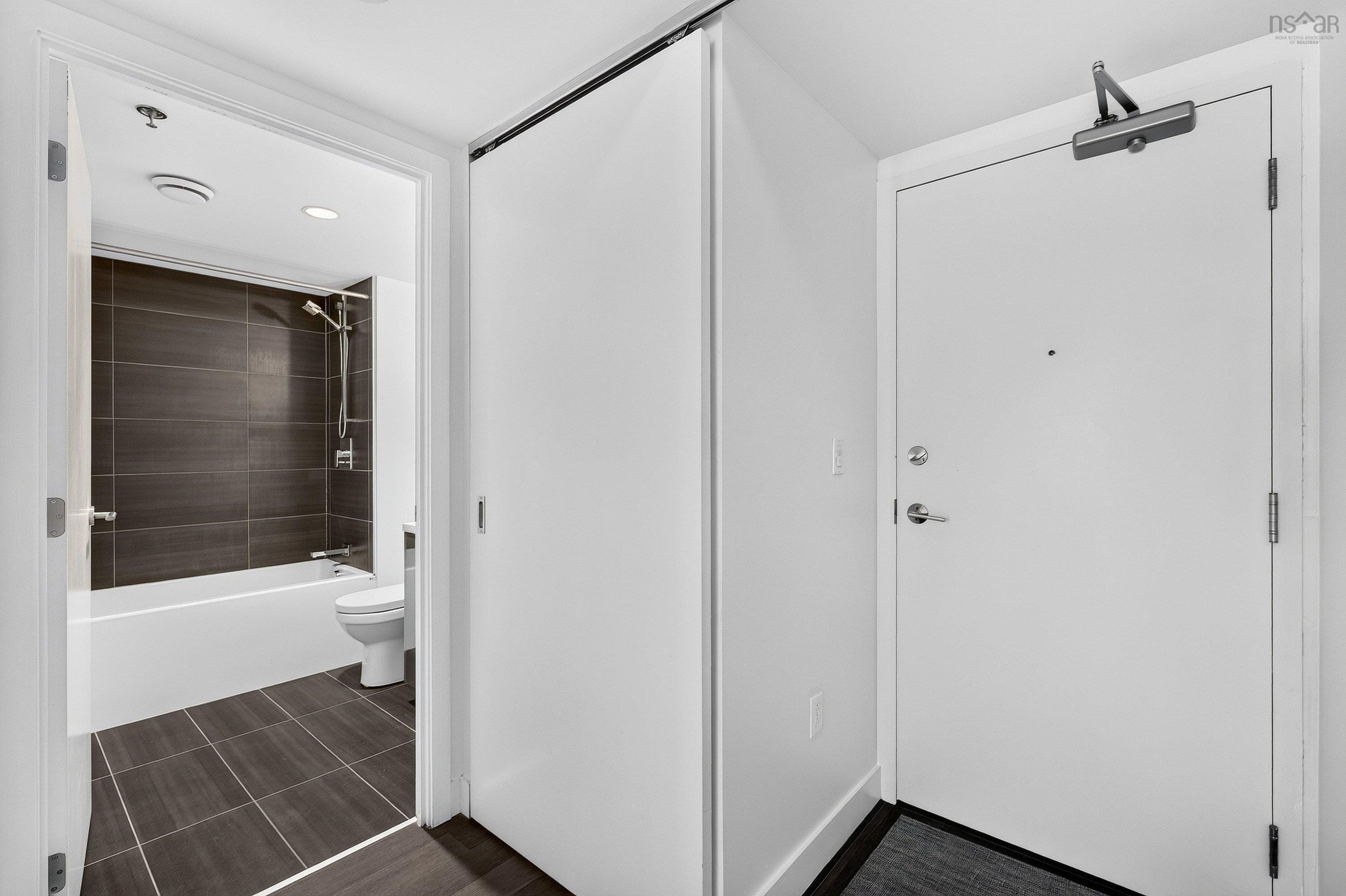 $389,900.00: 522 1065 Barrington Street, Halifax