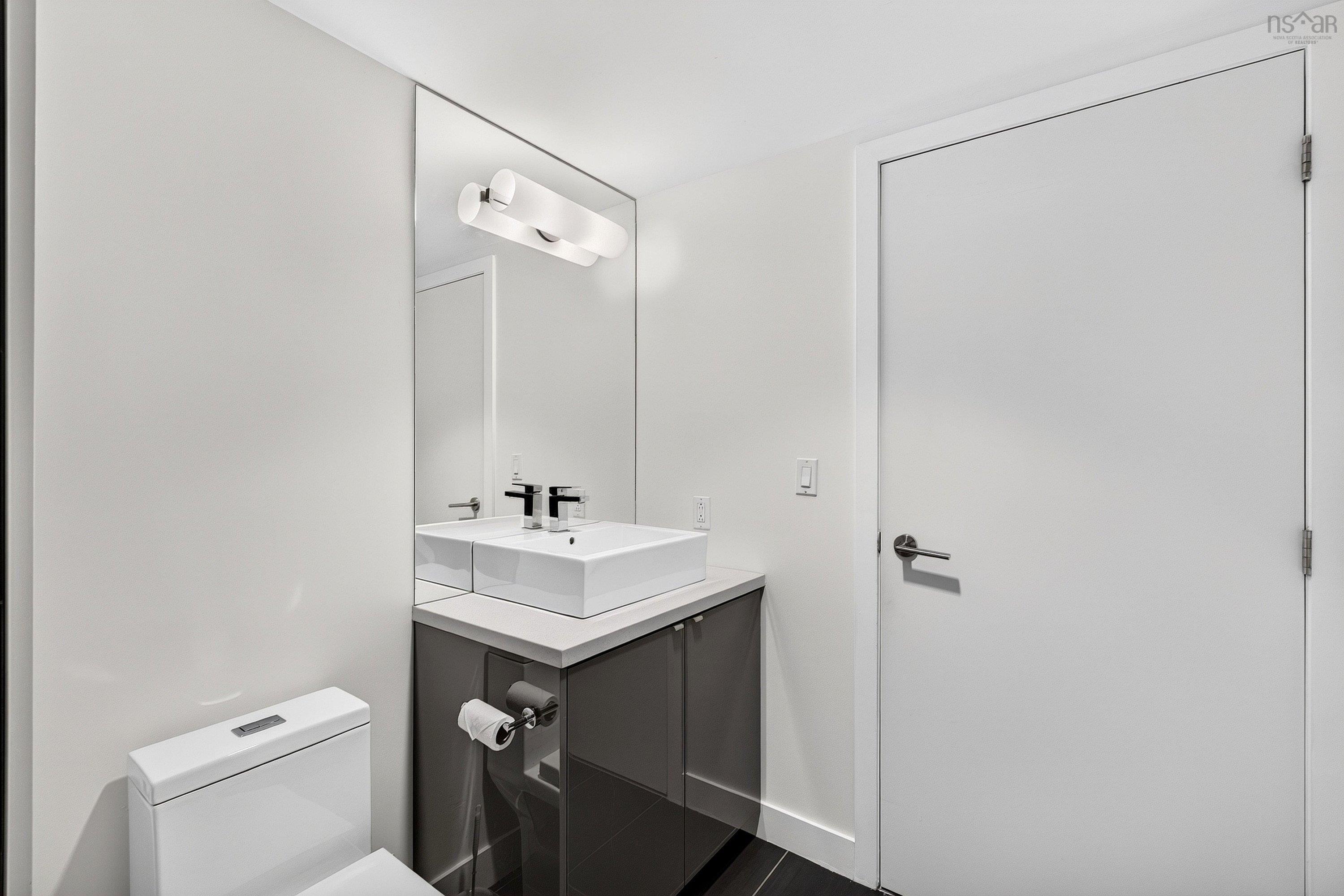 $389,900.00: 522 1065 Barrington Street, Halifax