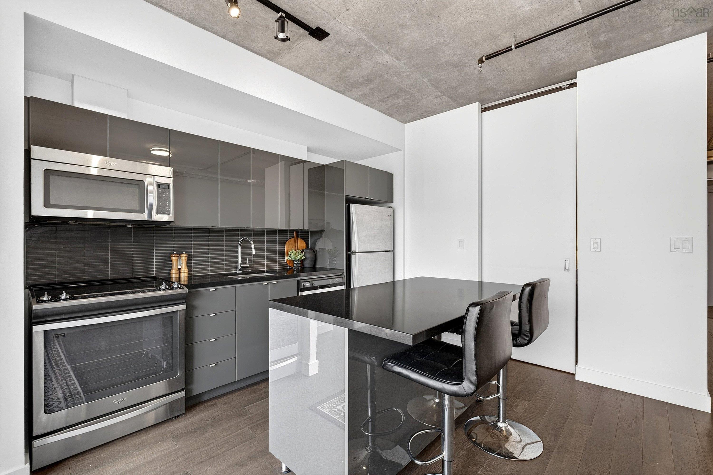 $389,900.00: 522 1065 Barrington Street, Halifax