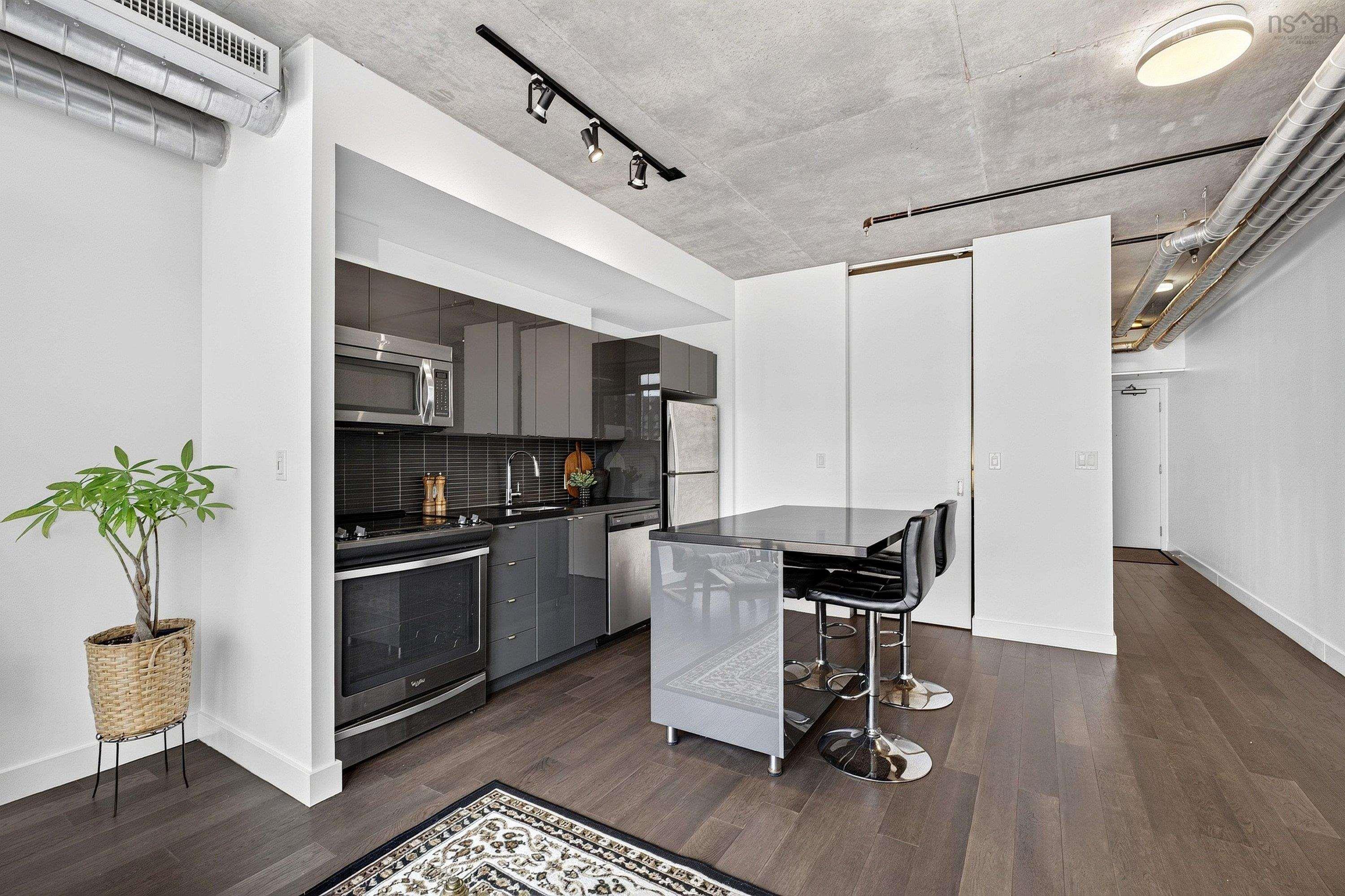 $389,900.00: 522 1065 Barrington Street, Halifax