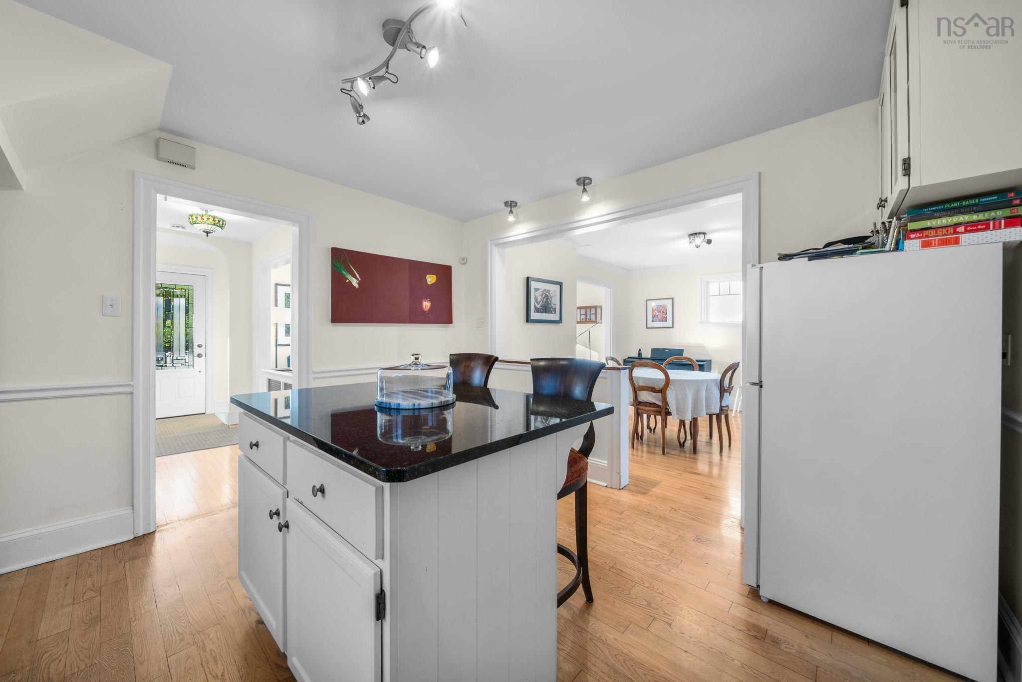 $774,900.00: 6869 Quinpool Road, Halifax