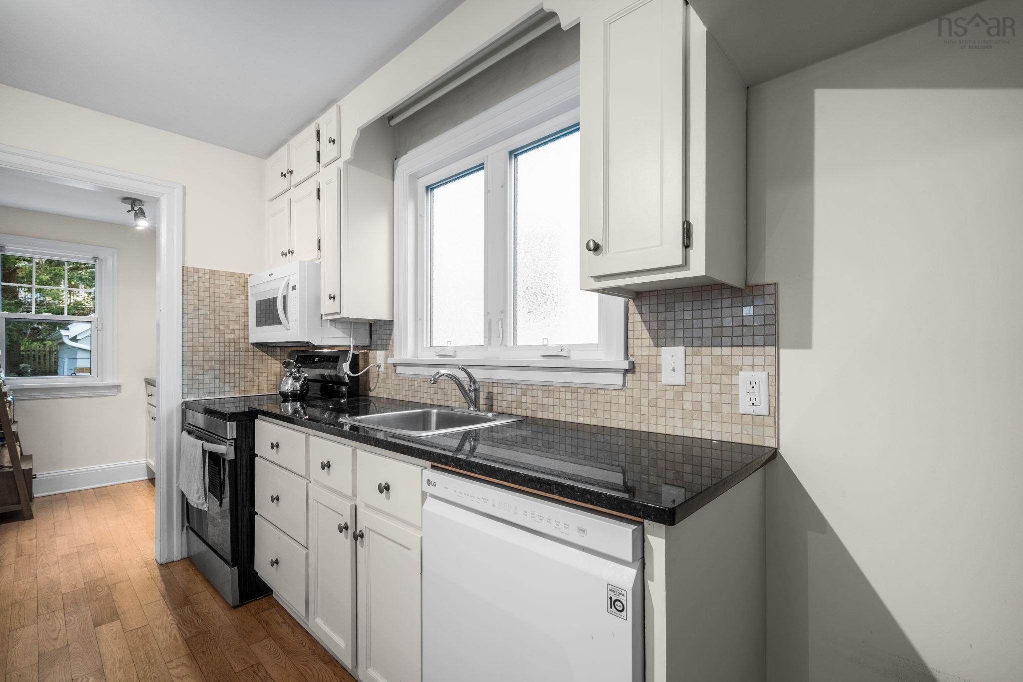 $774,900.00: 6869 Quinpool Road, Halifax
