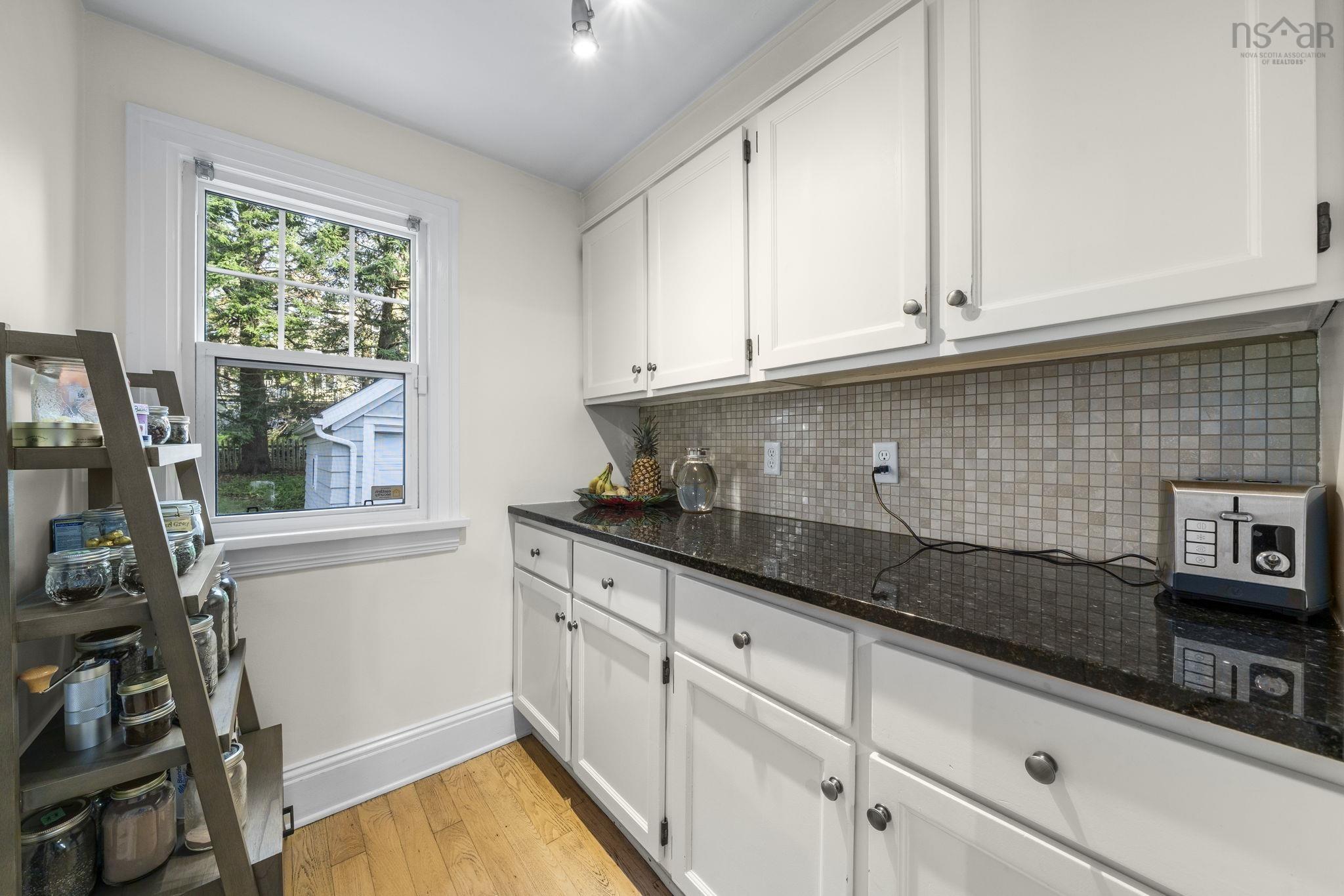 $774,900.00: 6869 Quinpool Road, Halifax