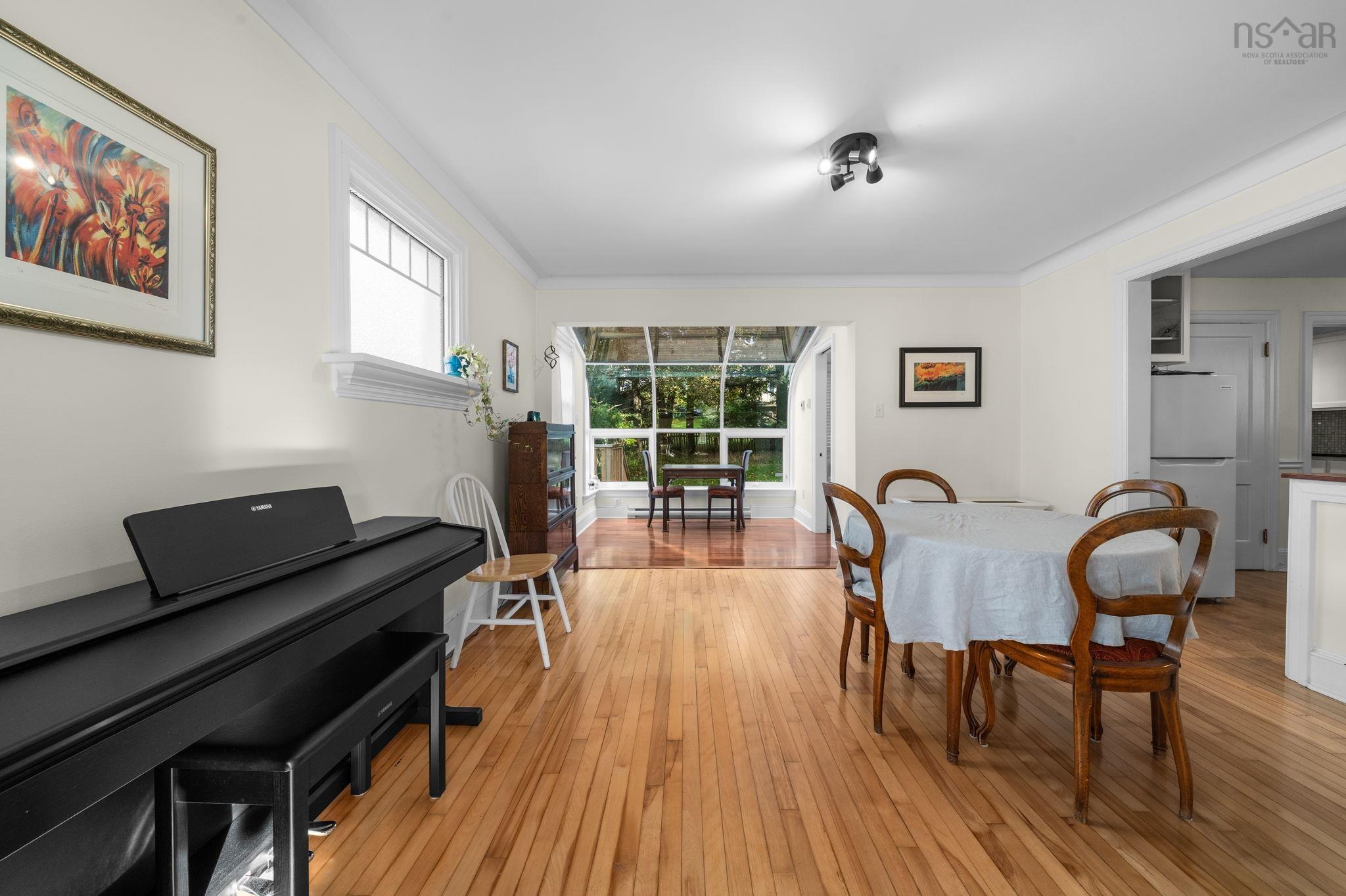 $774,900.00: 6869 Quinpool Road, Halifax