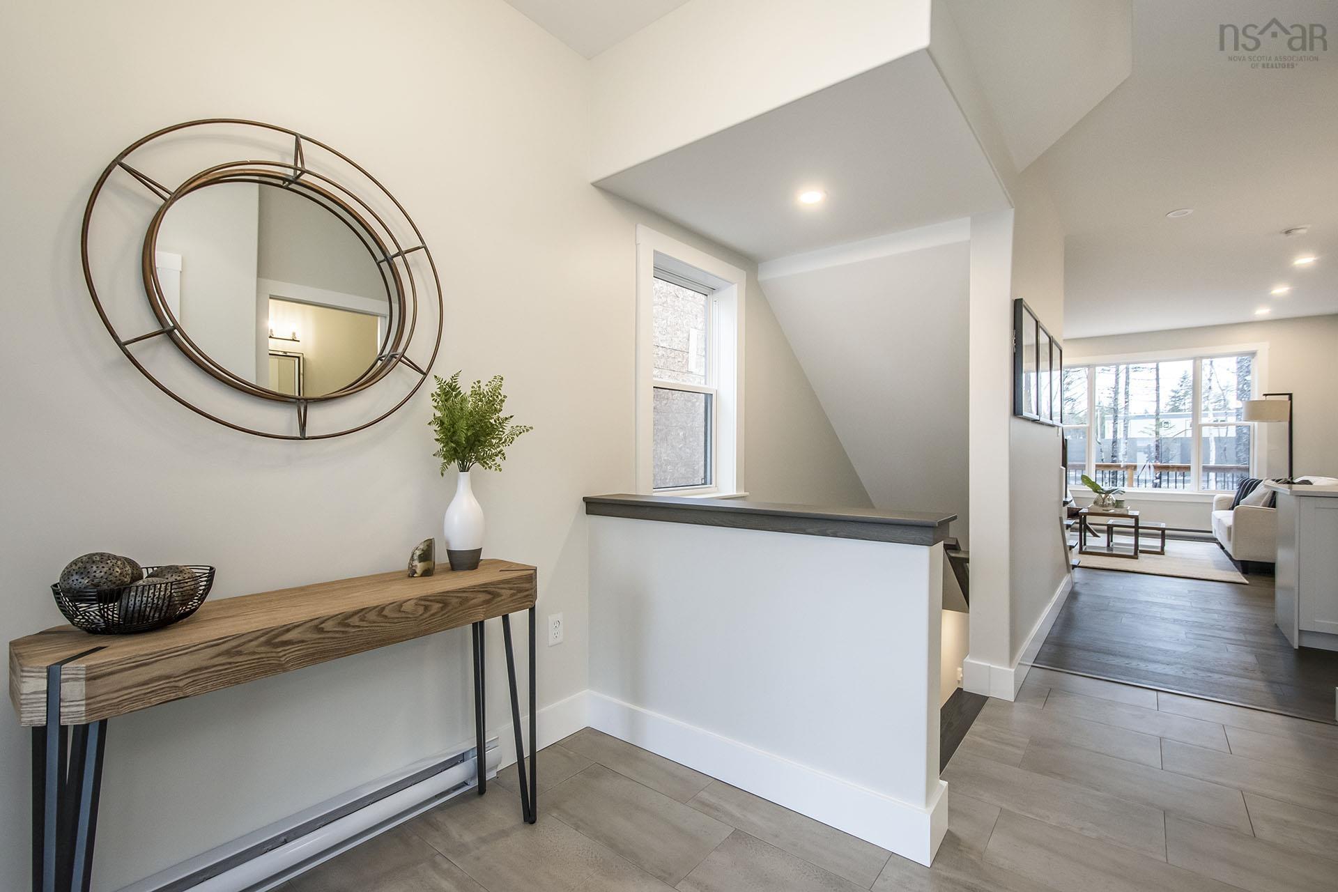 $799,900.00: 5 Bristolton Avenue, Bedford