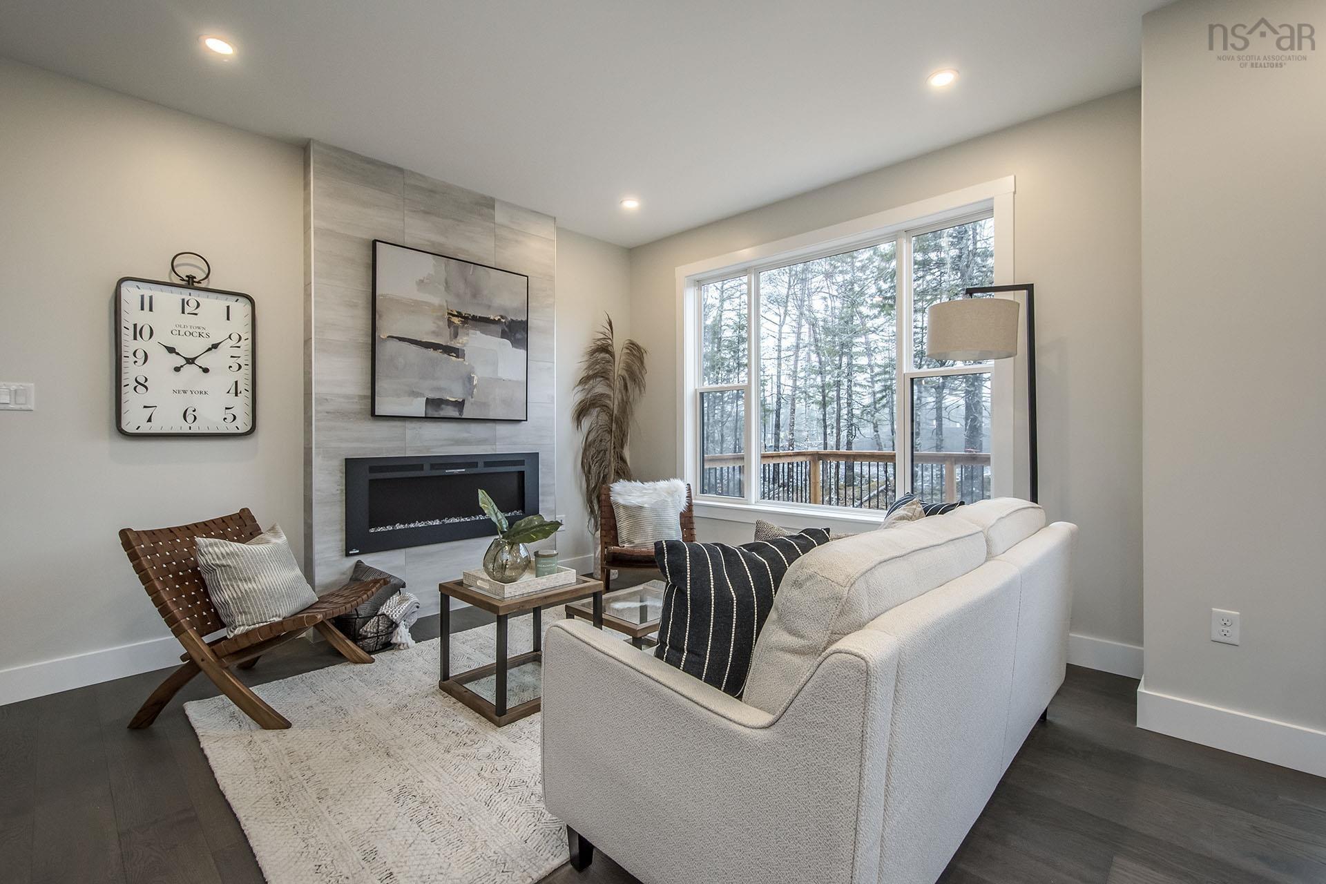 $799,900.00: 5 Bristolton Avenue, Bedford