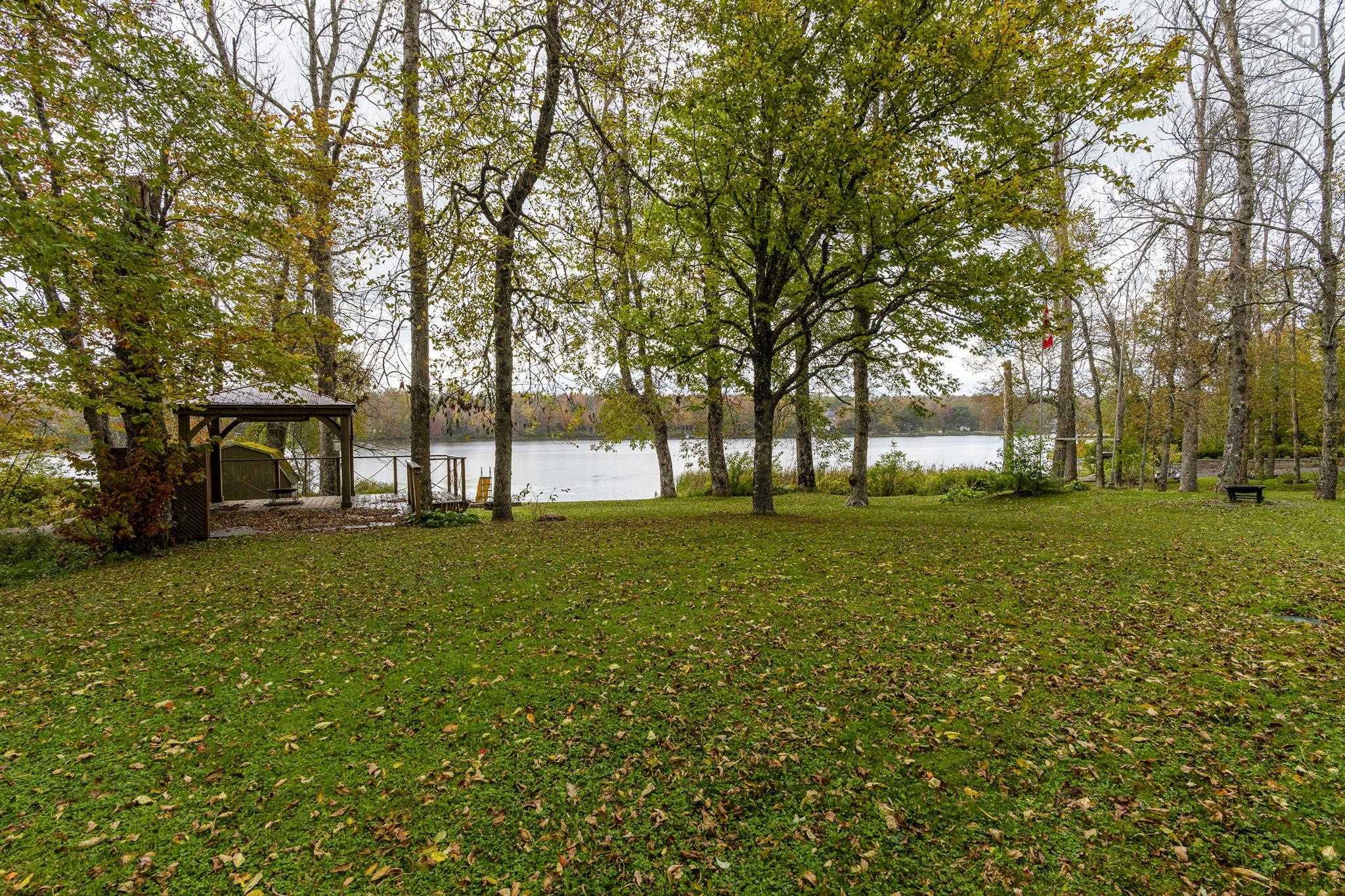 $824,900.00: 9 Piggott Lake Rd, Lakelands