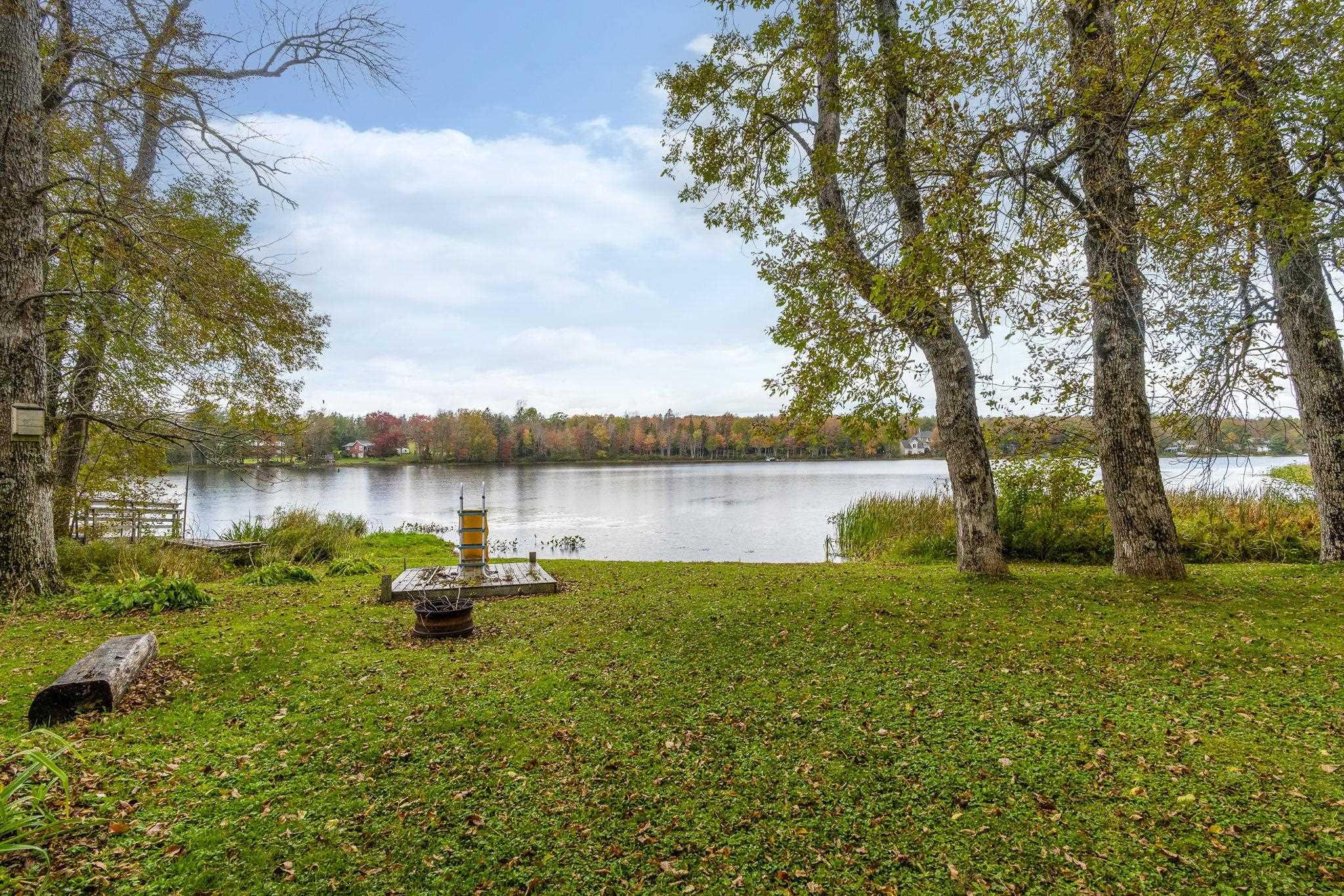$824,900.00: 9 Piggott Lake Rd, Lakelands