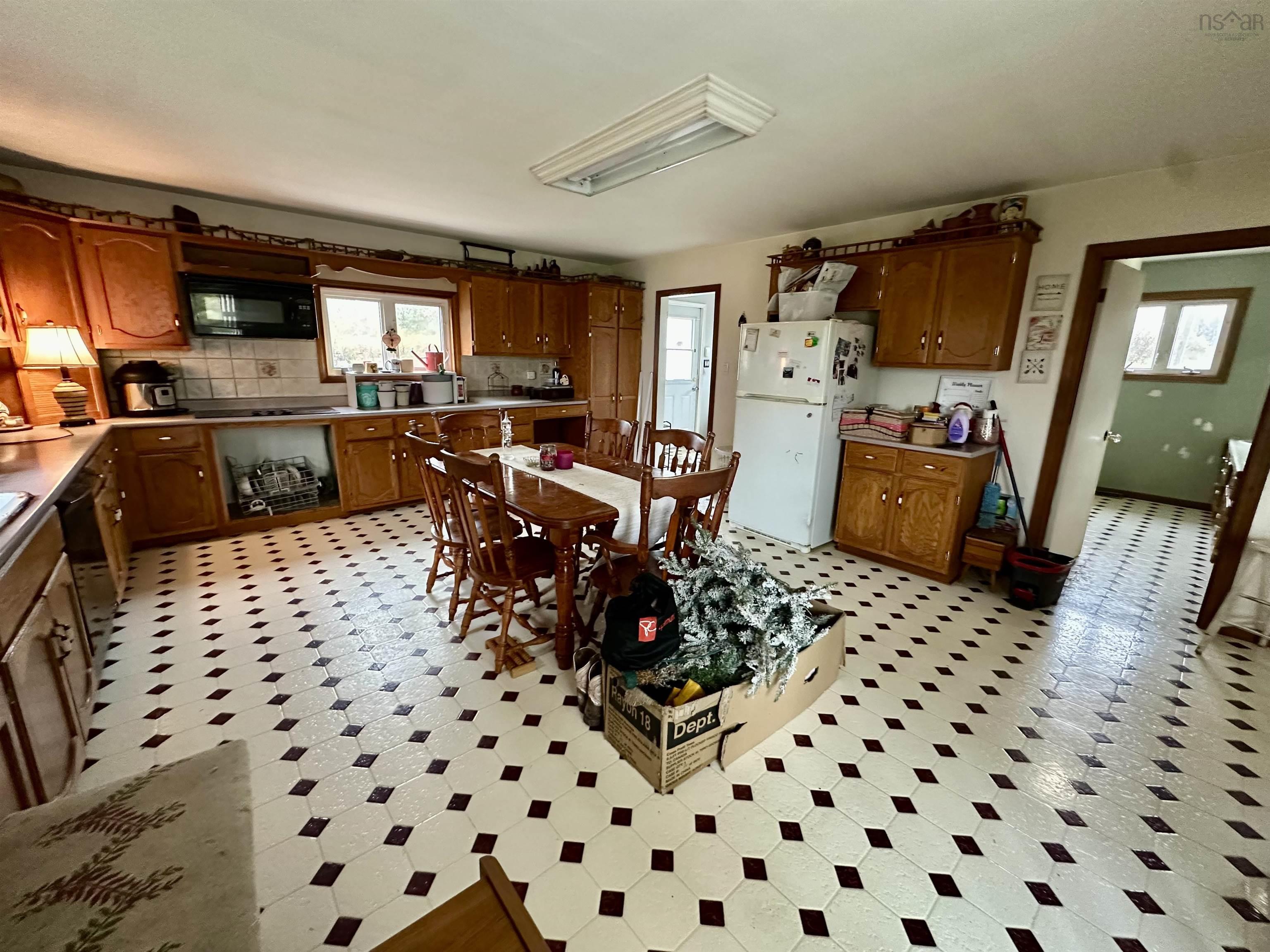 $325,000.00: 9390 Highway 4, Tracadie