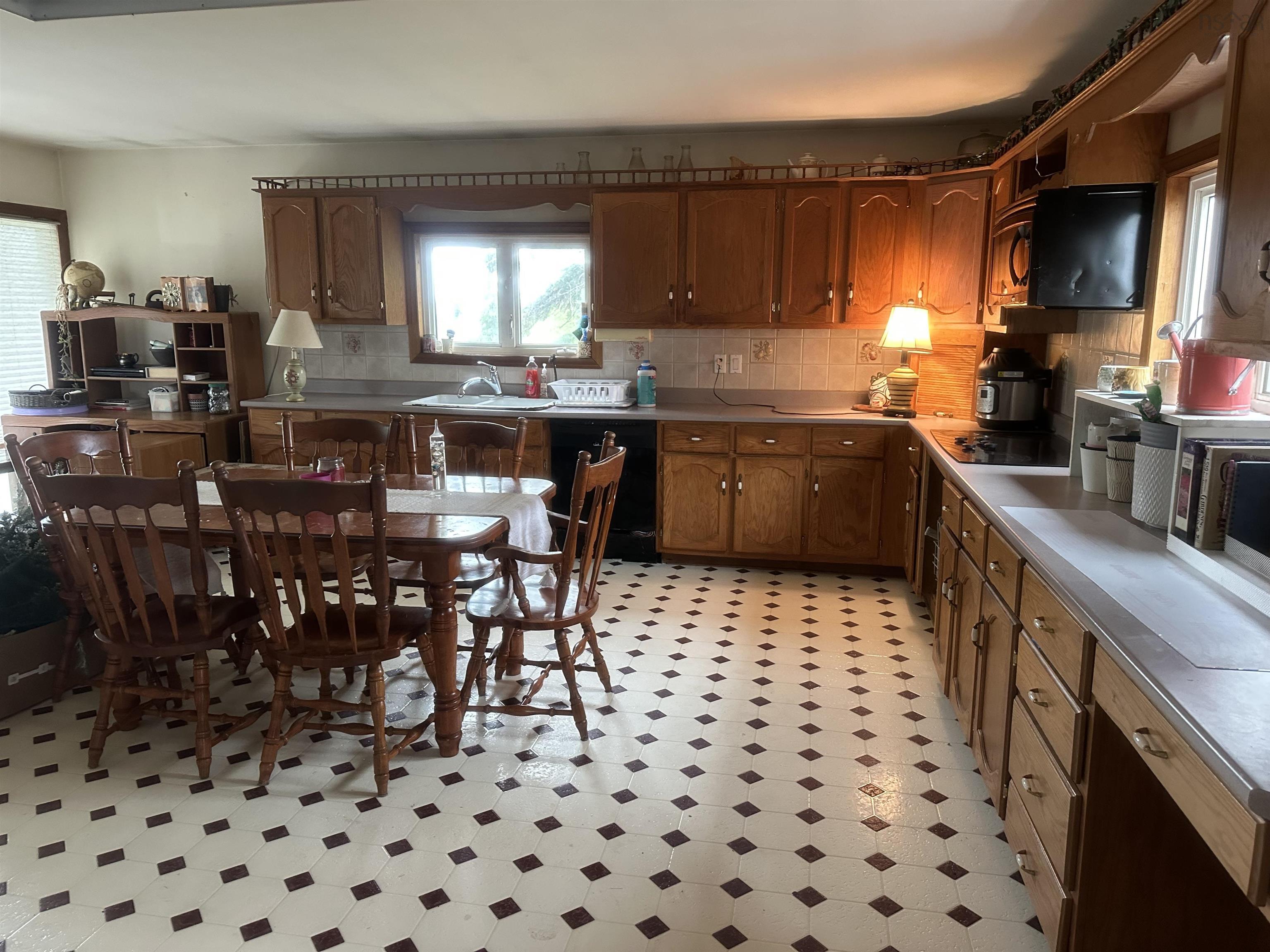 $325,000.00: 9390 Highway 4, Tracadie