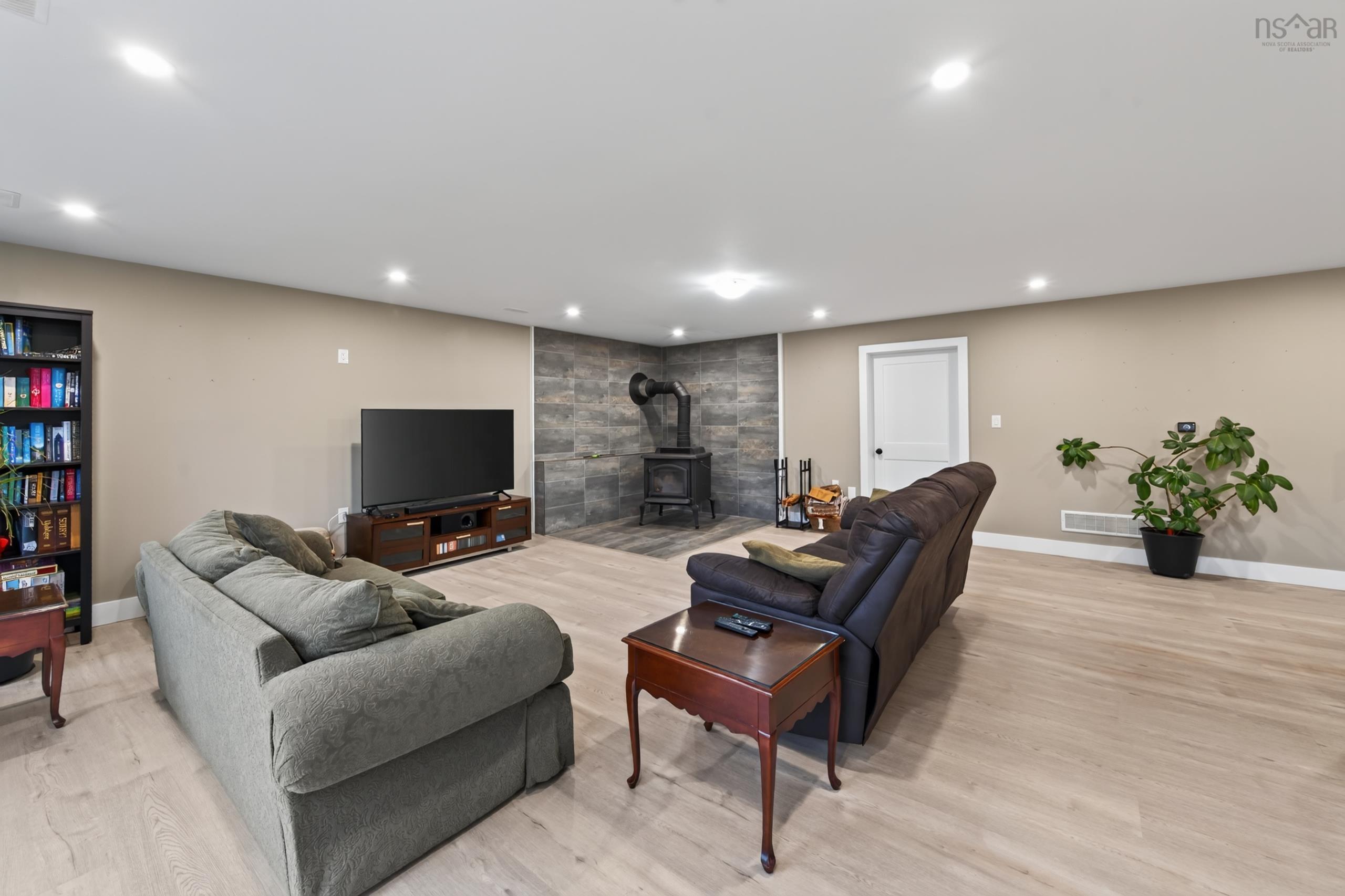 $729,900.00: 11911 Highway 7, Beech Hill