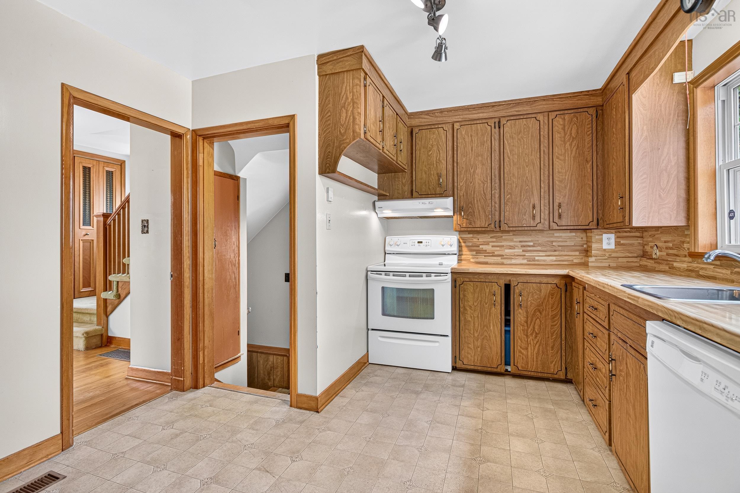 $475,000.00: 37 Lawson Avenue, Dartmouth
