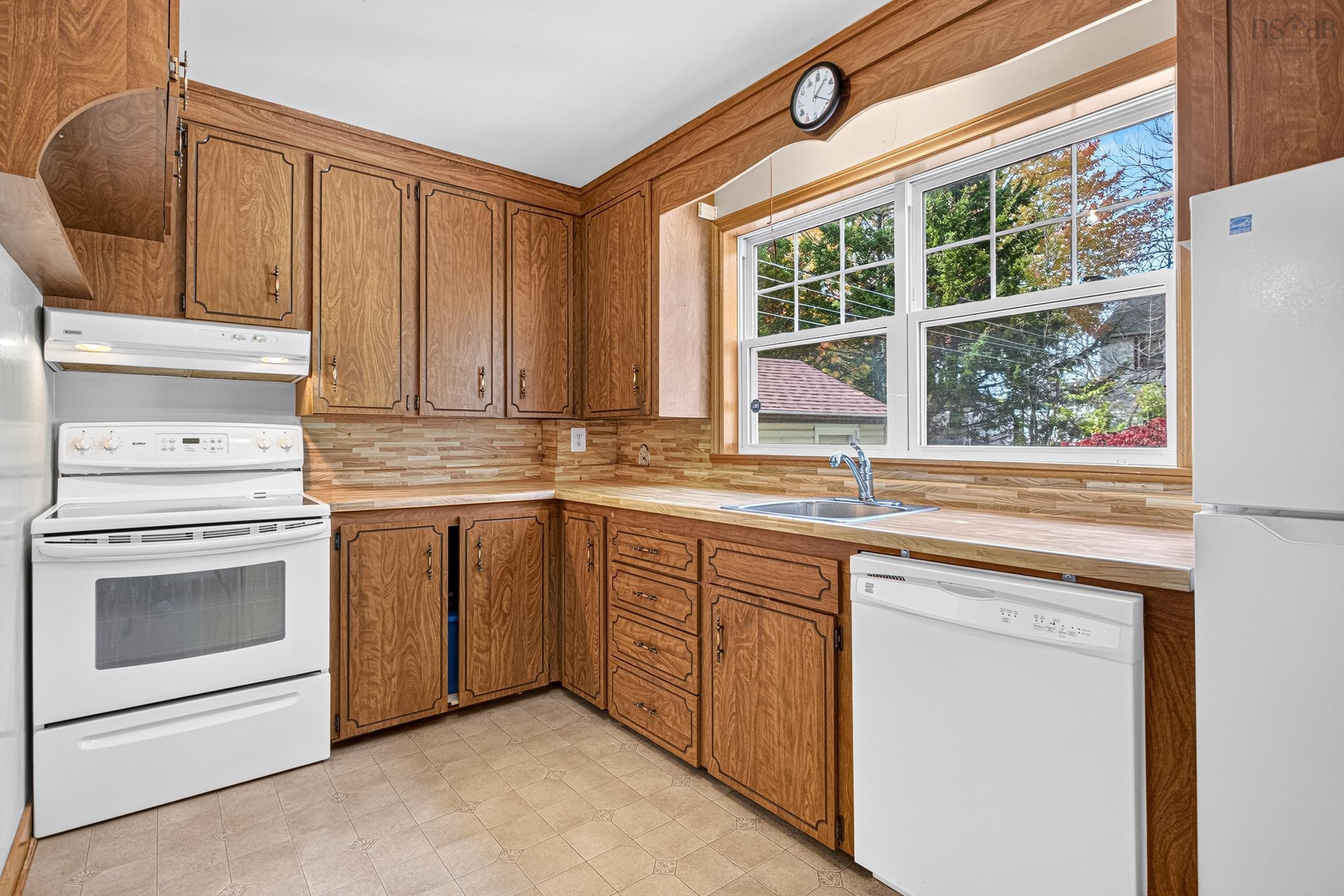 $475,000.00: 37 Lawson Avenue, Dartmouth