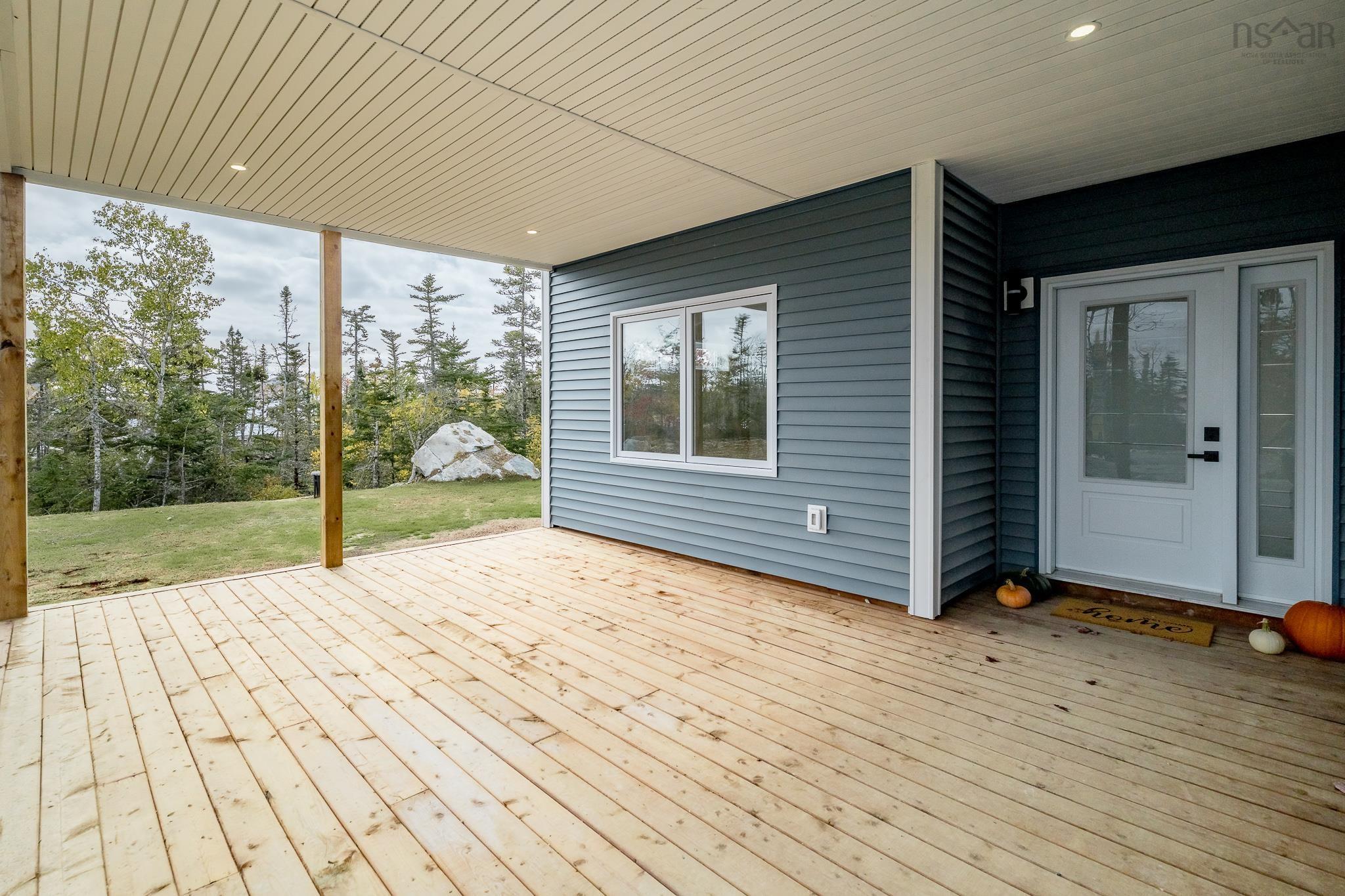 $750,000.00: 100 Lakepoint Way, West Jeddore