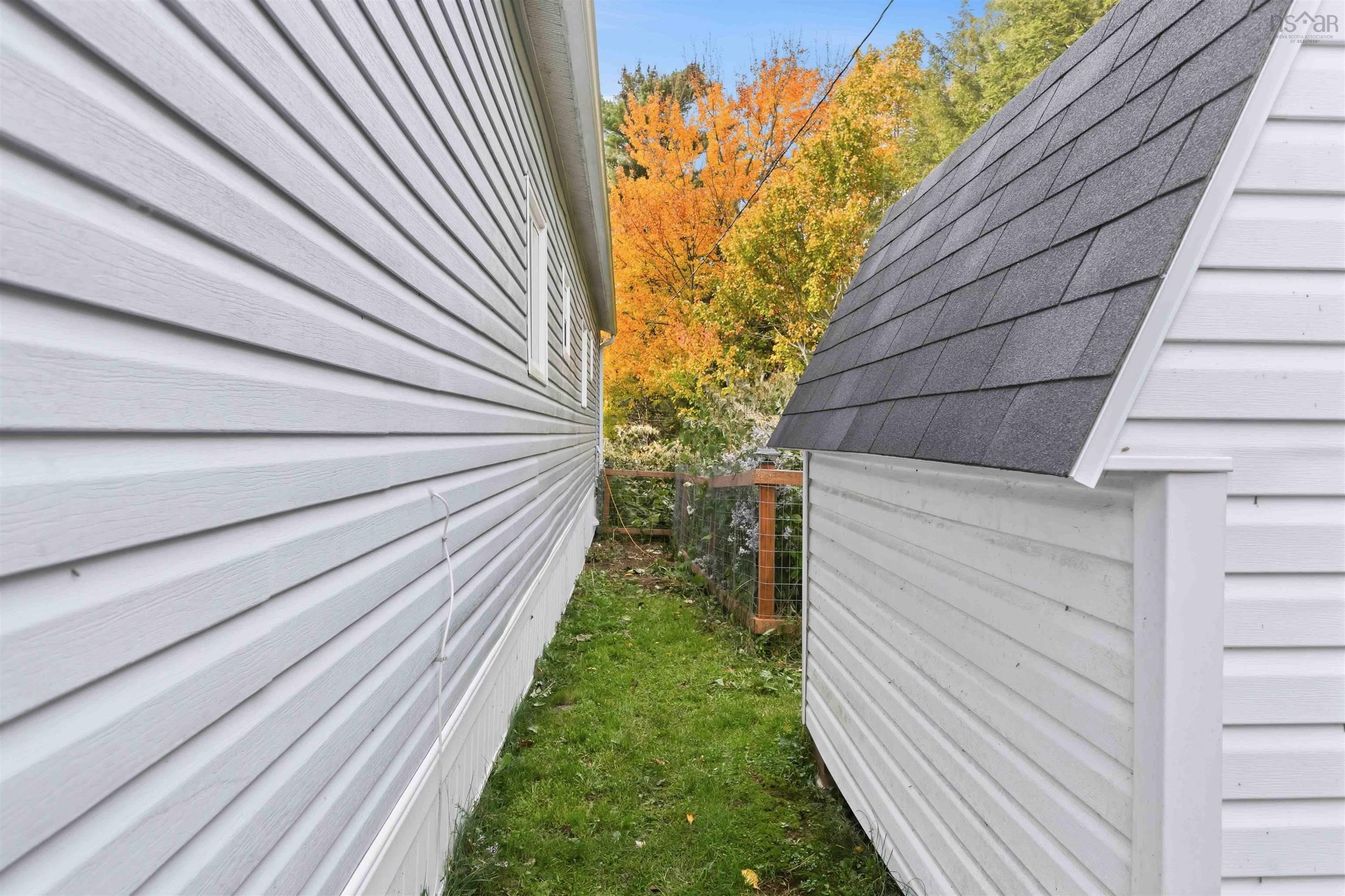 $215,000.00: 98 Homco Drive Drive, New Minas