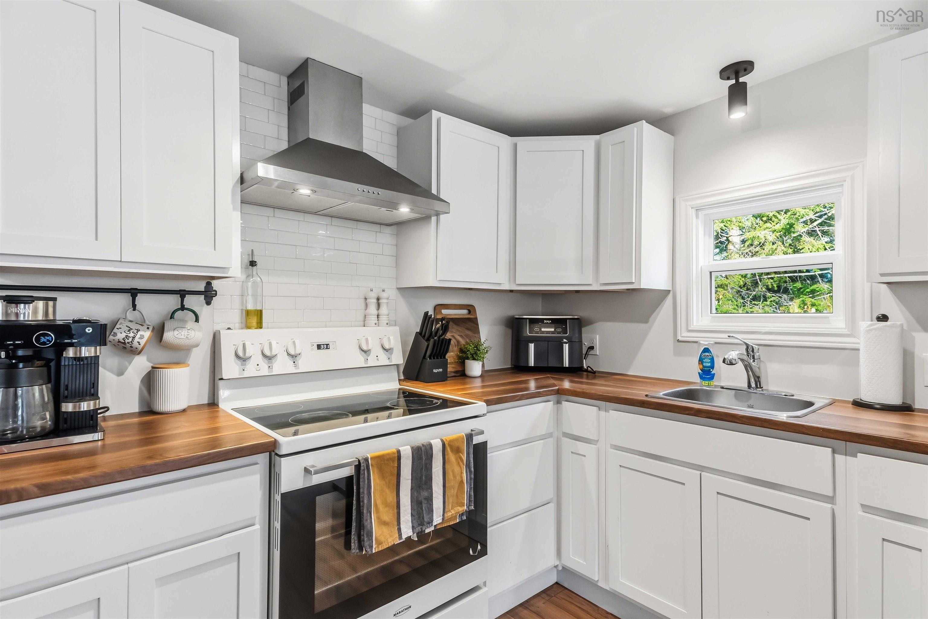 $215,000.00: 98 Homco Drive Drive, New Minas