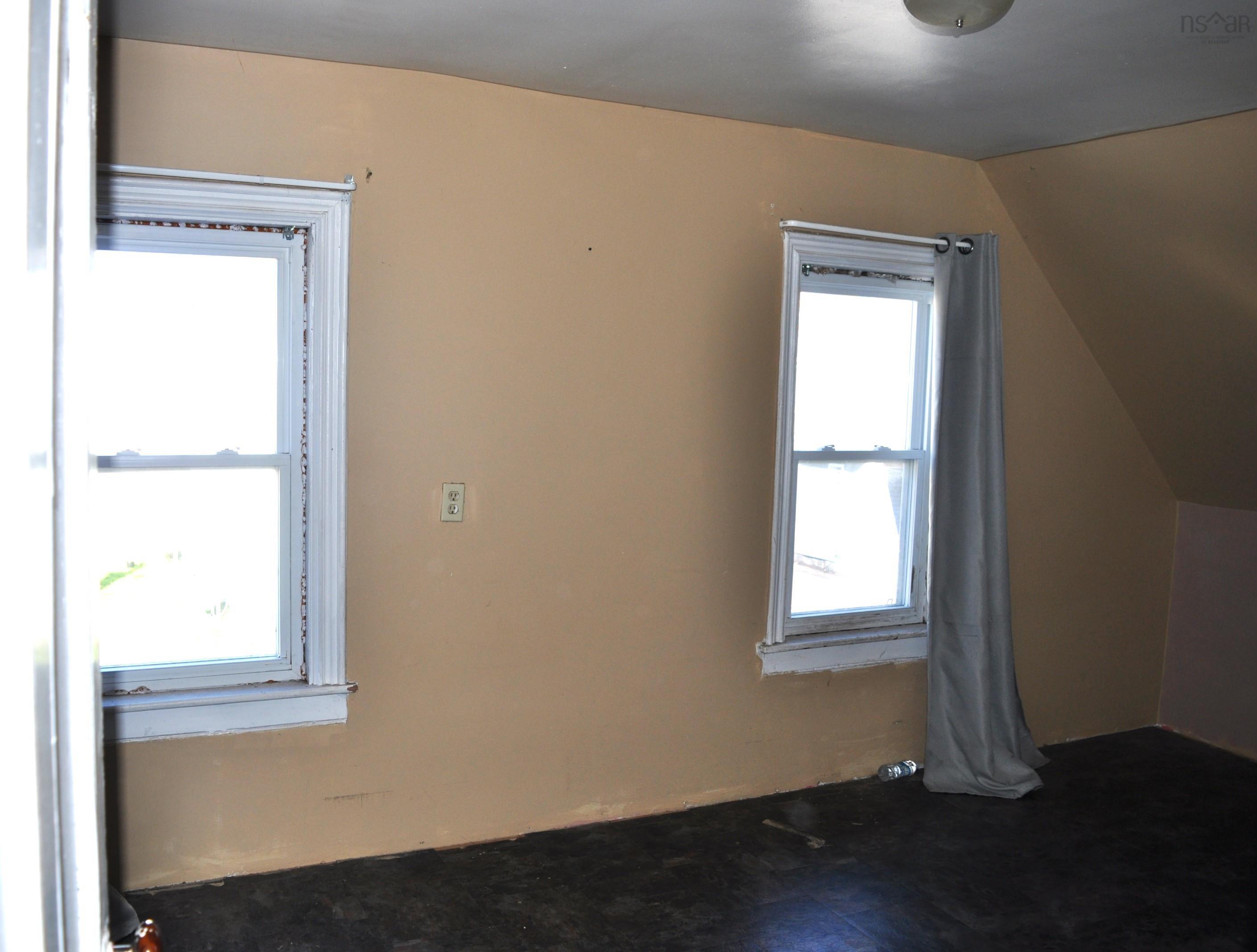 $225,000.00: 54 CENTRE Street, Truro
