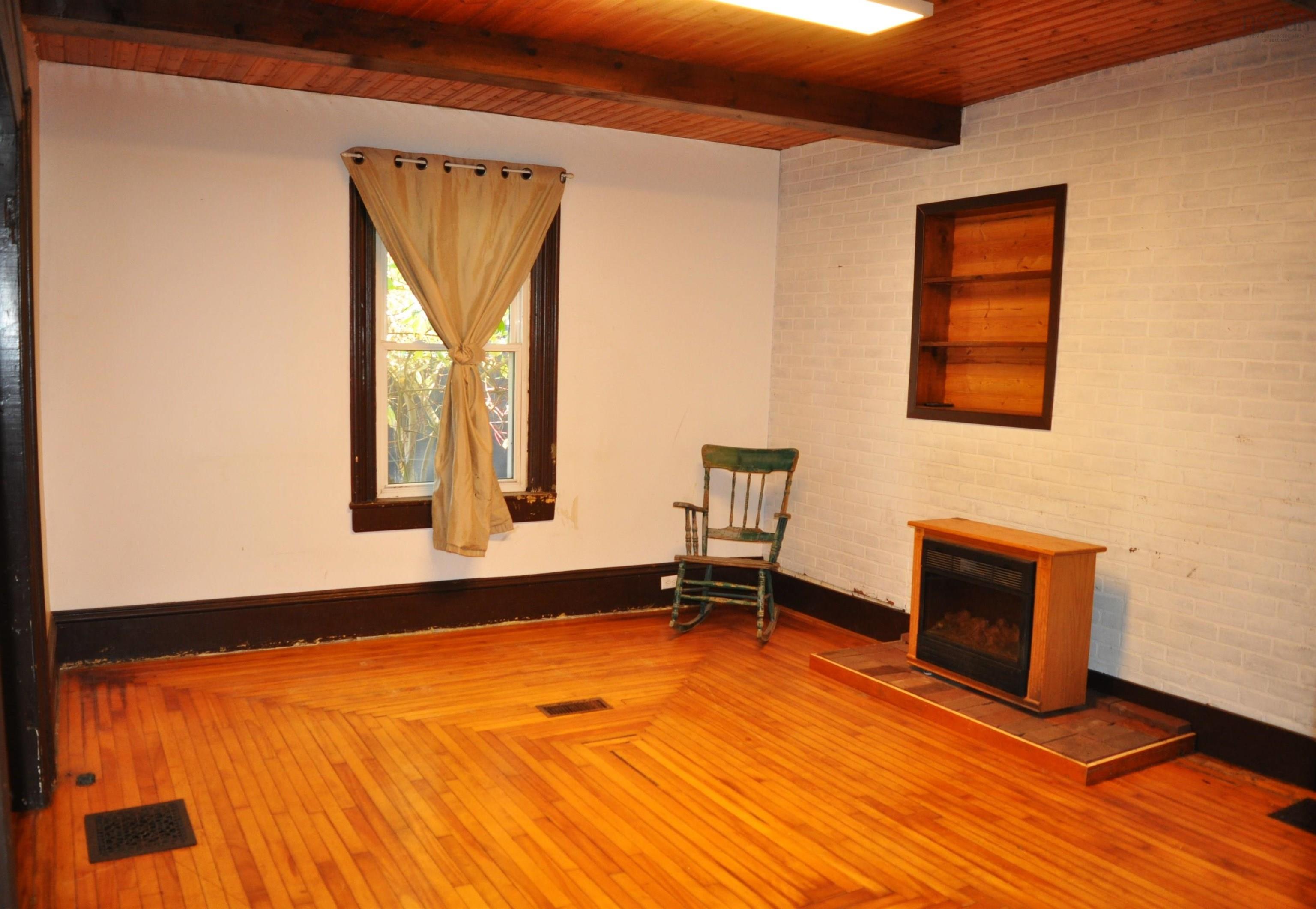 $225,000.00: 54 CENTRE Street, Truro