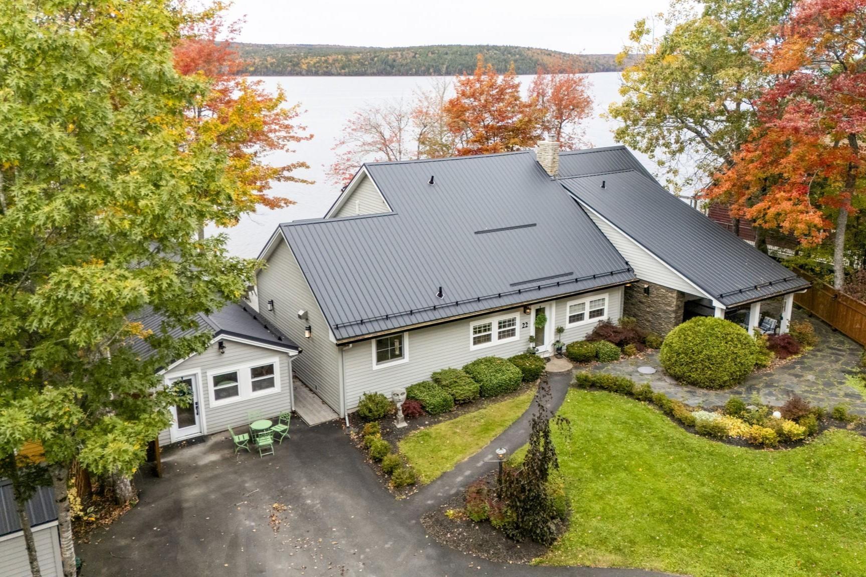 $2,195,000.00: 22 Parkview Drive, Oakfield
