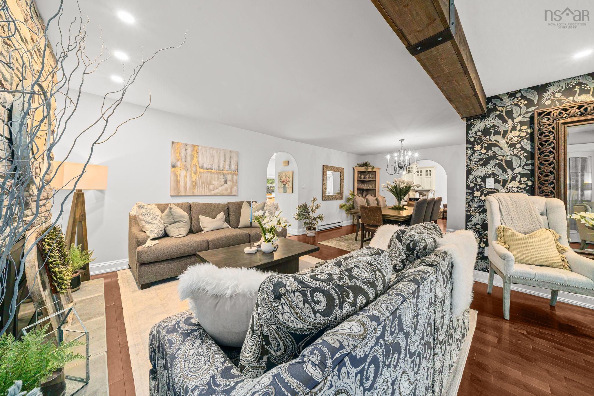 $2,195,000.00: 22 Parkview Drive, Oakfield