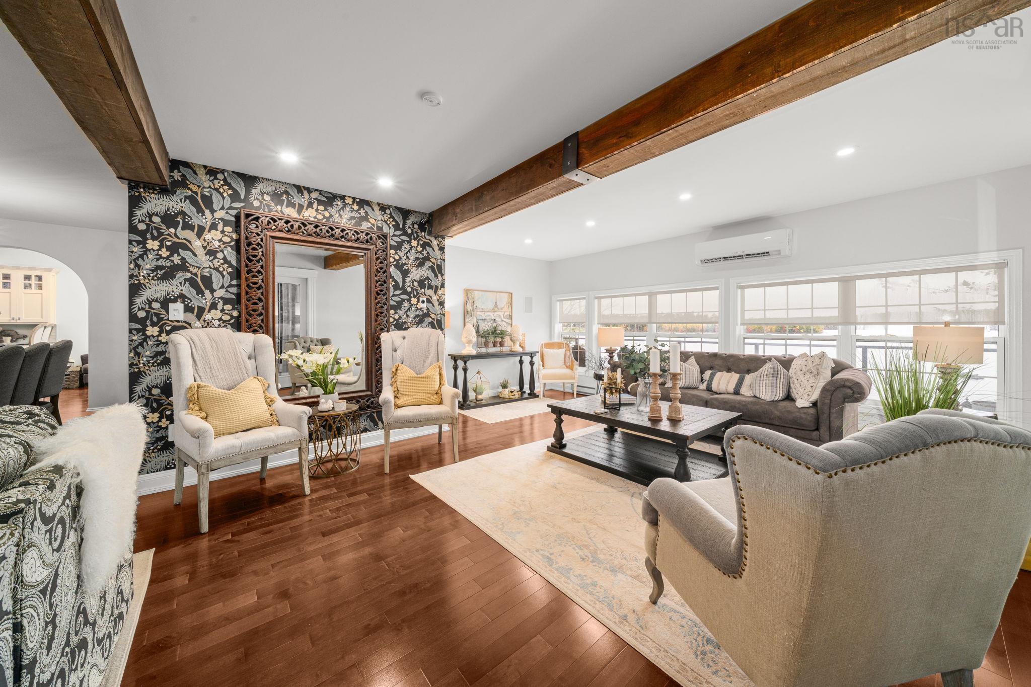 $2,195,000.00: 22 Parkview Drive, Oakfield