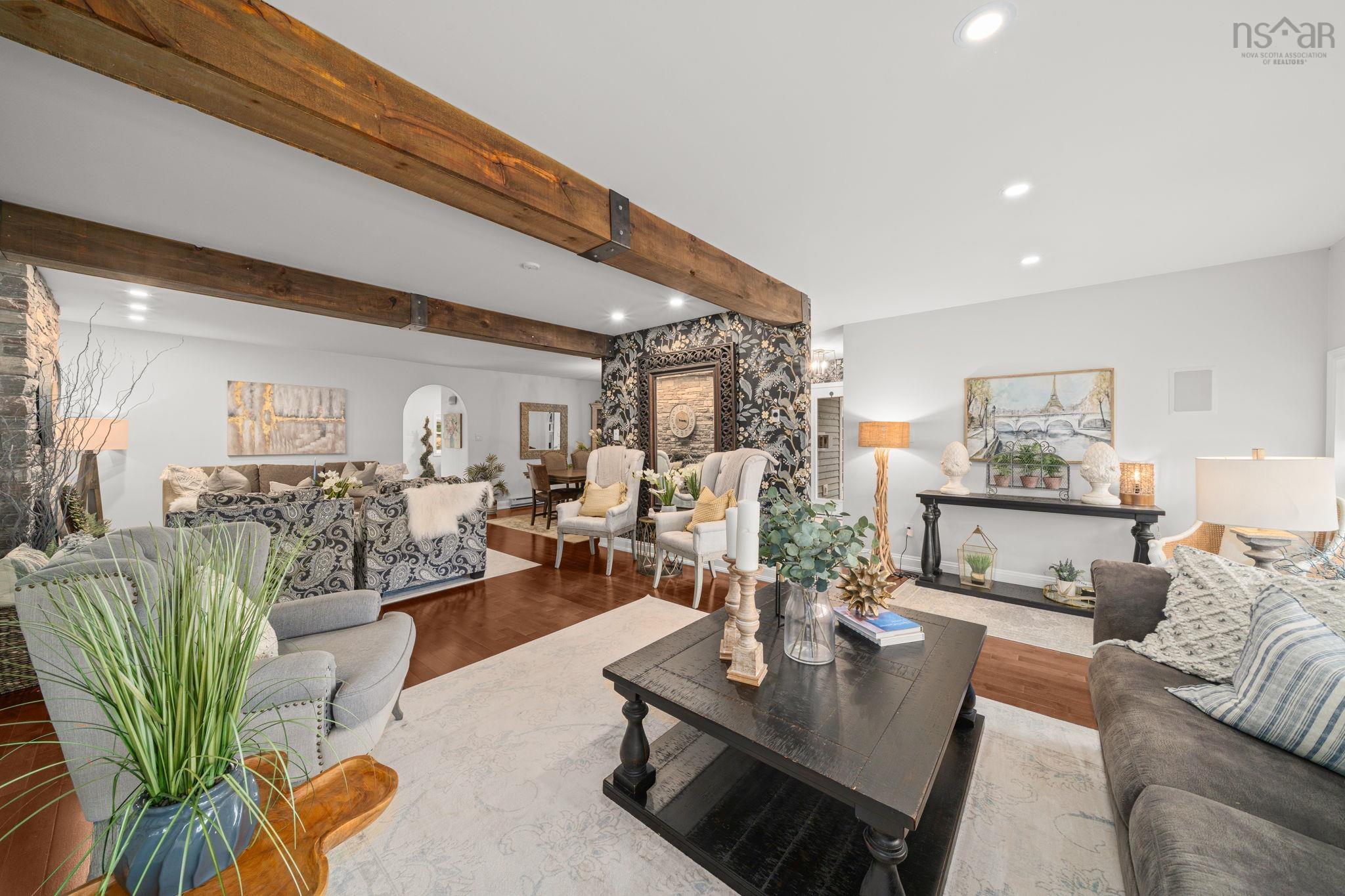 $2,195,000.00: 22 Parkview Drive, Oakfield
