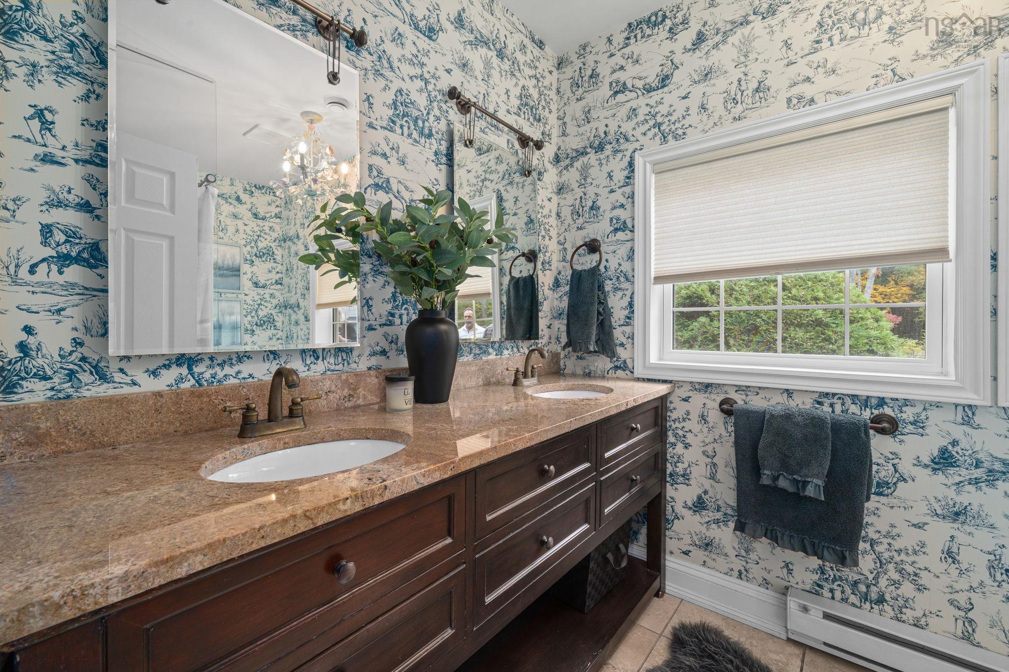 $2,195,000.00: 22 Parkview Drive, Oakfield