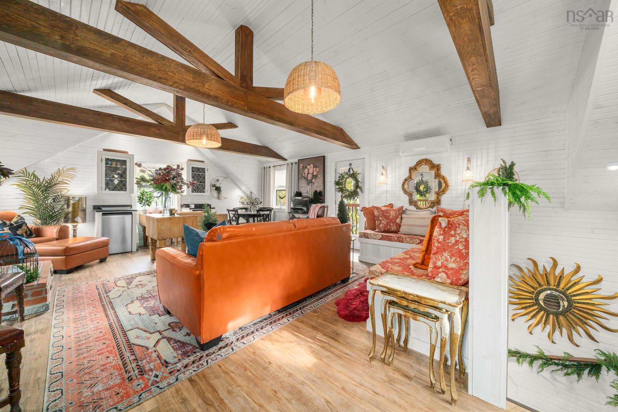 $2,195,000.00: 22 Parkview Drive, Oakfield