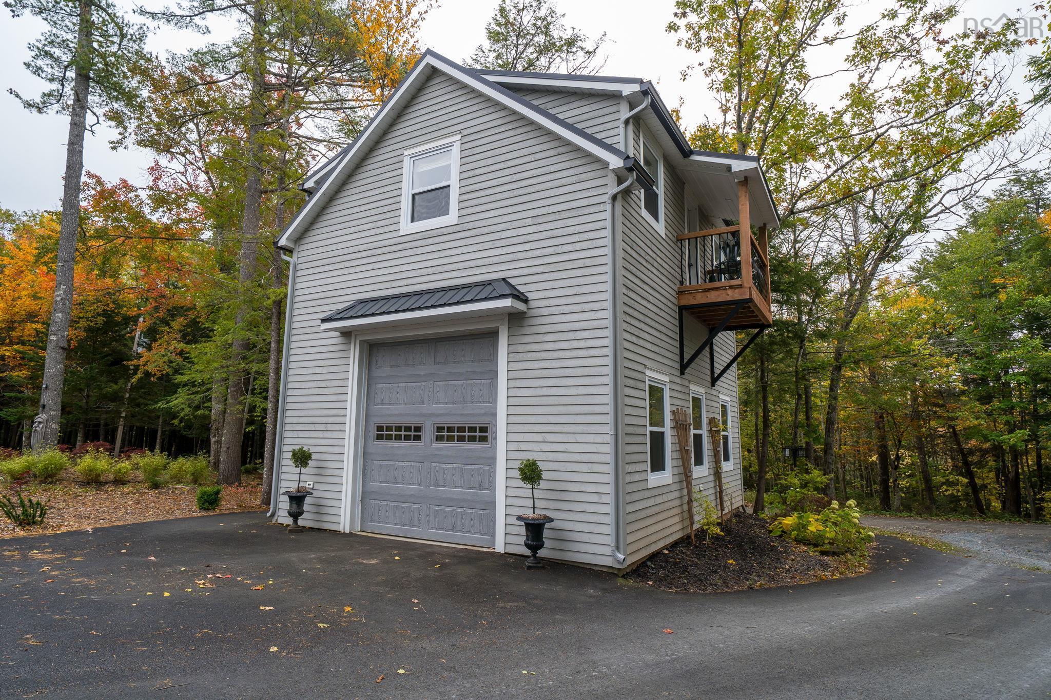 $2,195,000.00: 22 Parkview Drive, Oakfield