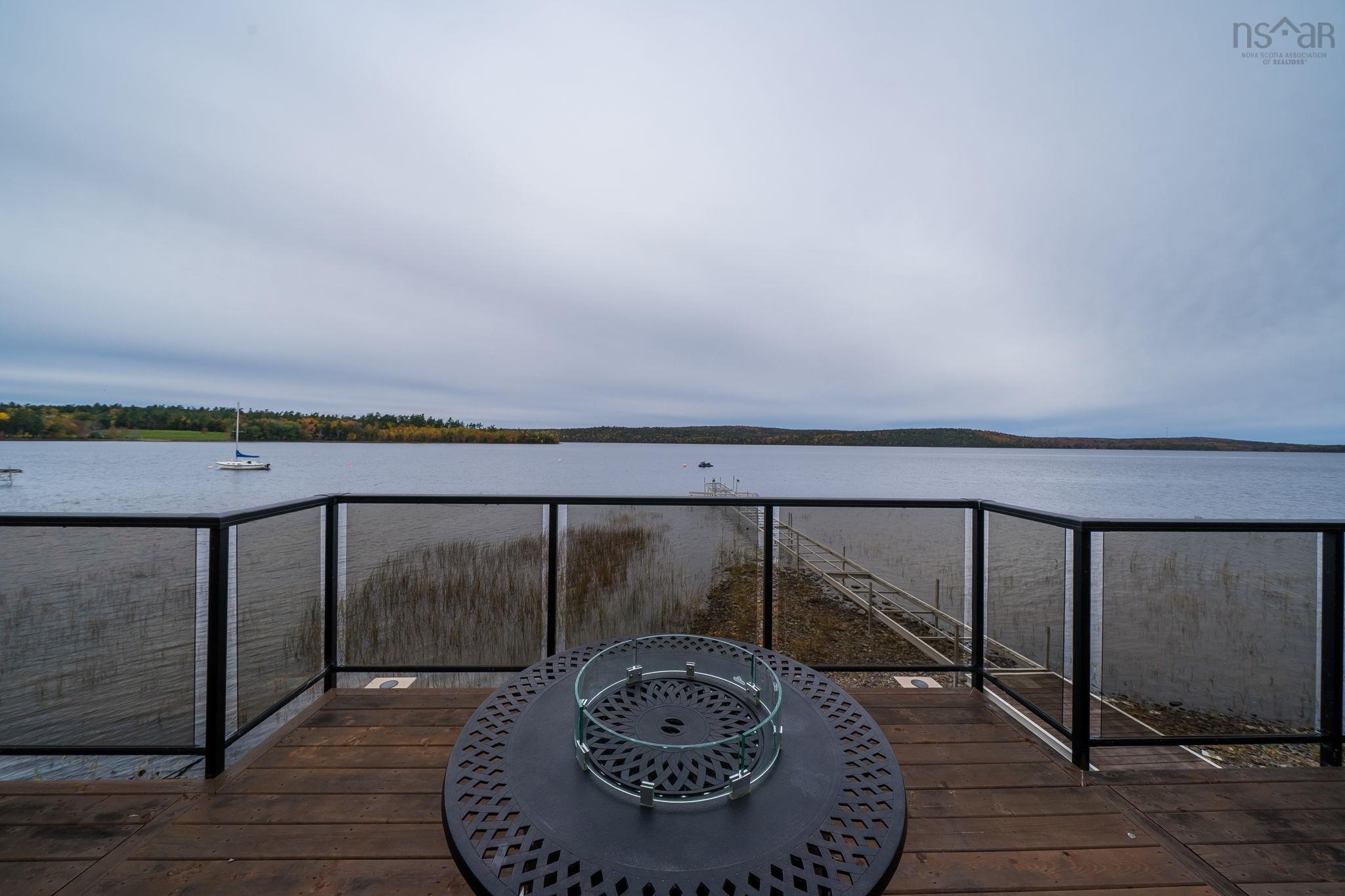 $2,195,000.00: 22 Parkview Drive, Oakfield