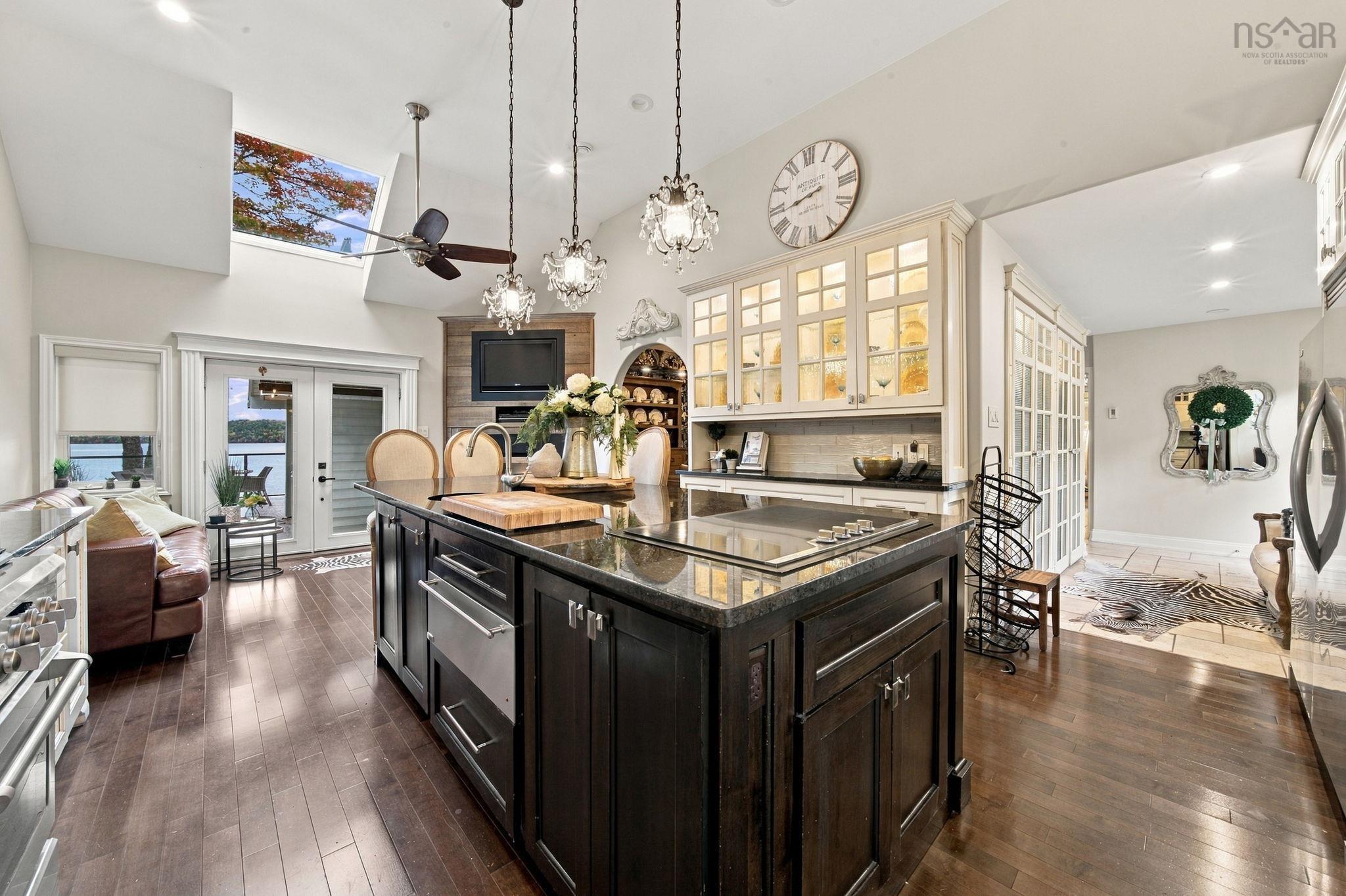 $2,195,000.00: 22 Parkview Drive, Oakfield