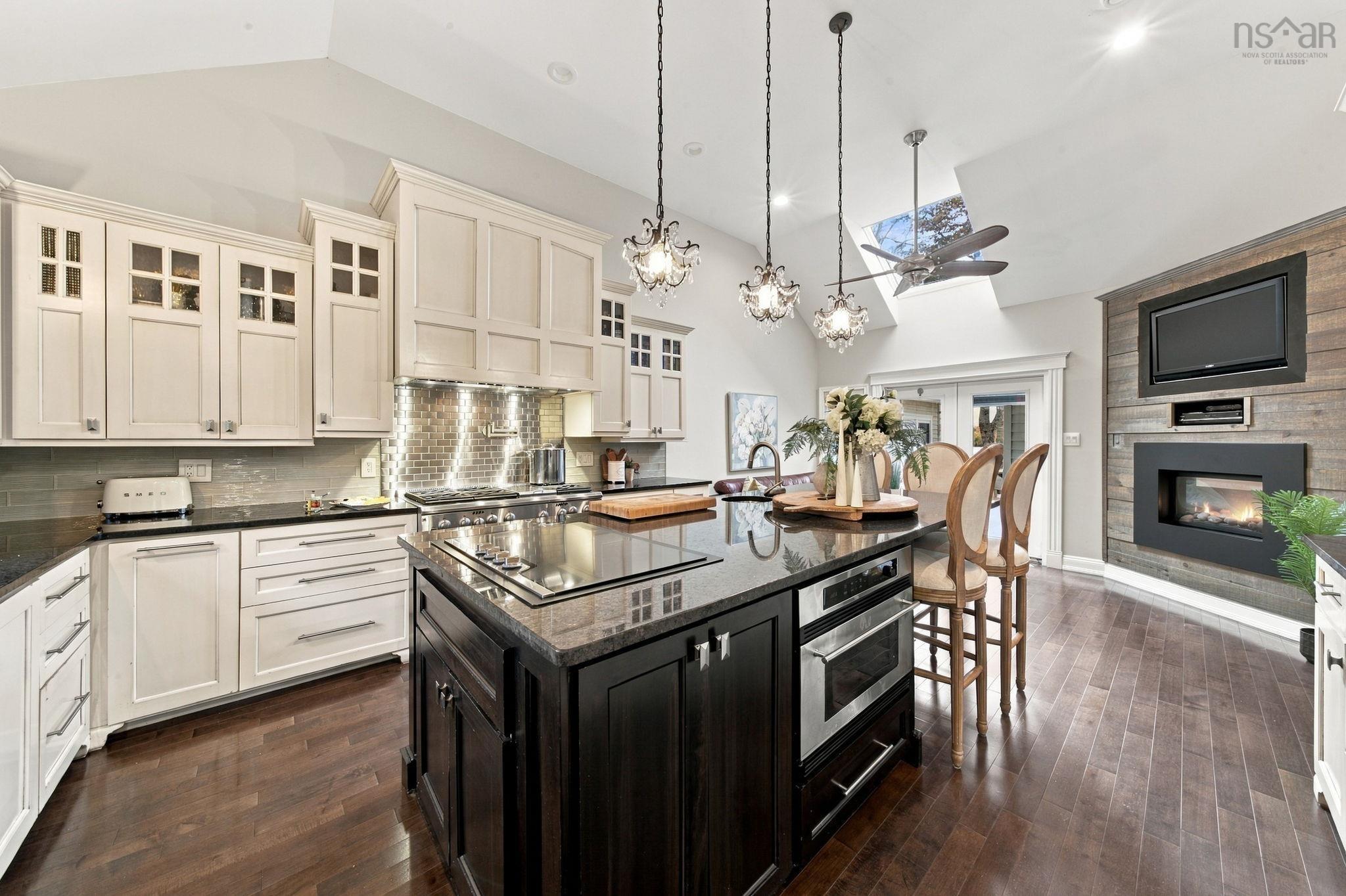 $2,195,000.00: 22 Parkview Drive, Oakfield