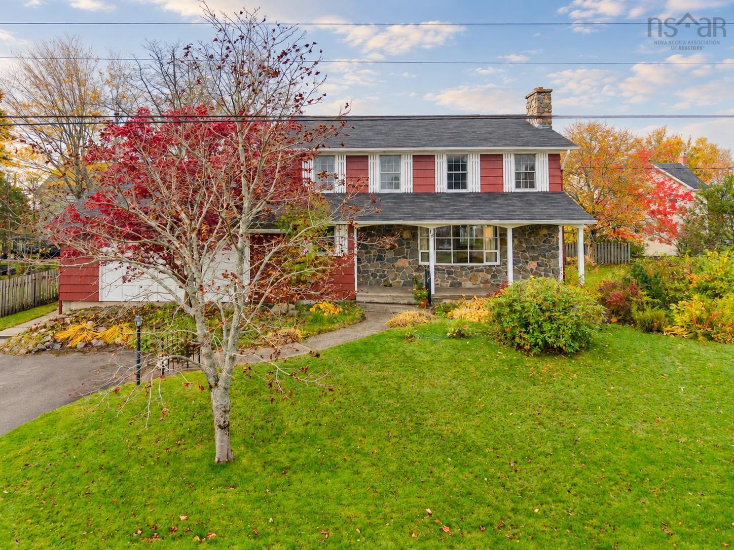 $529,000.00: 15 Lynnbrook Drive, Westmount